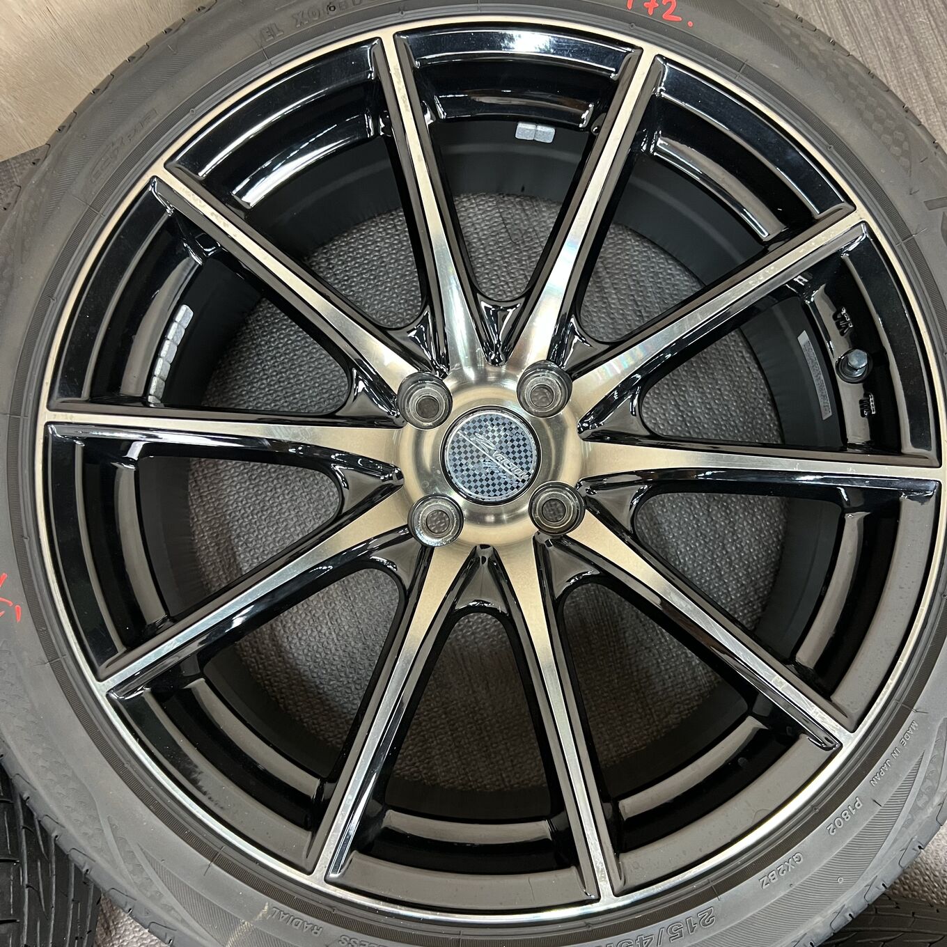 Bridgestone R VERSION SPORT 215/45 R18, фото 5