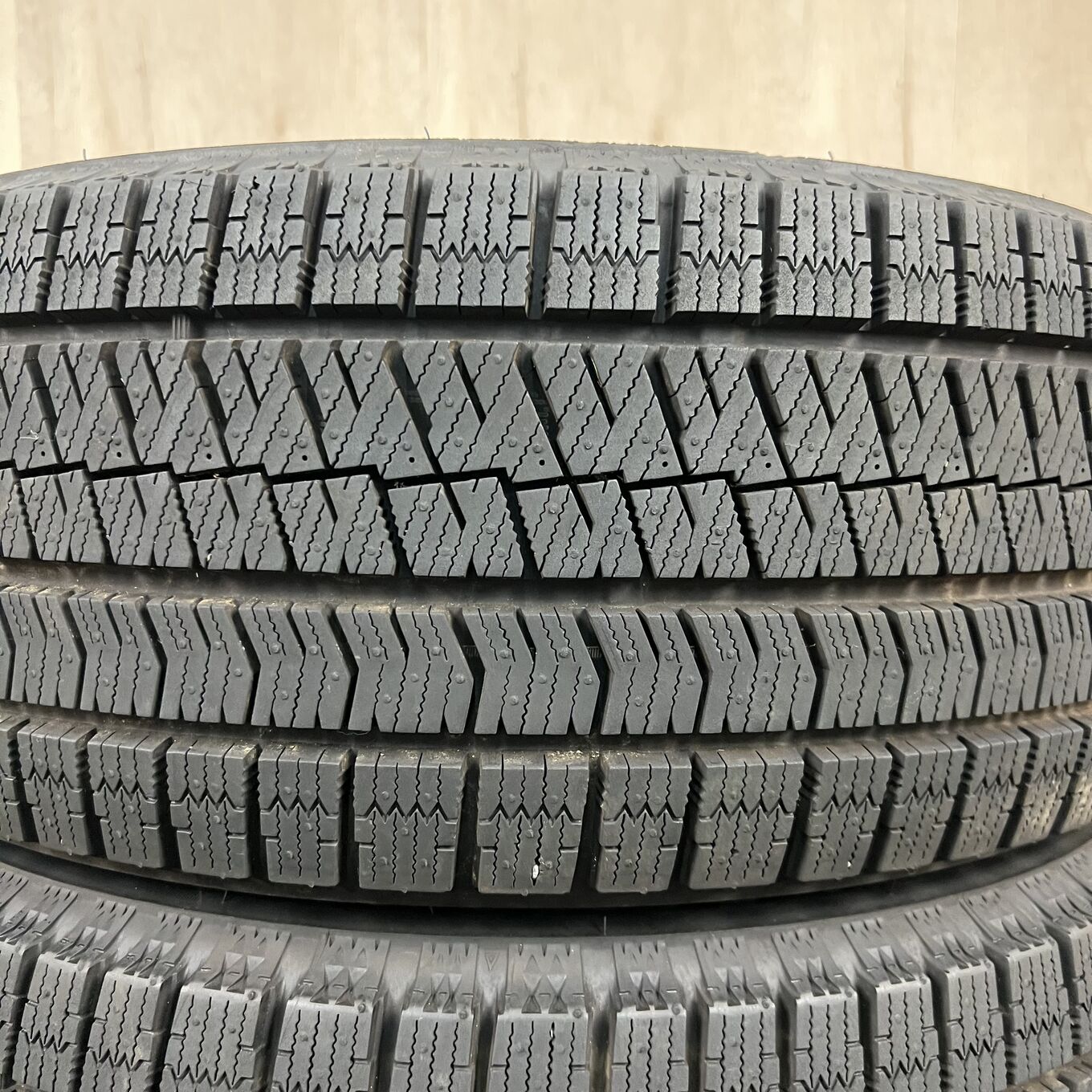 Bridgestone BLIZZAK XG02 205/55 R16, фото 2
