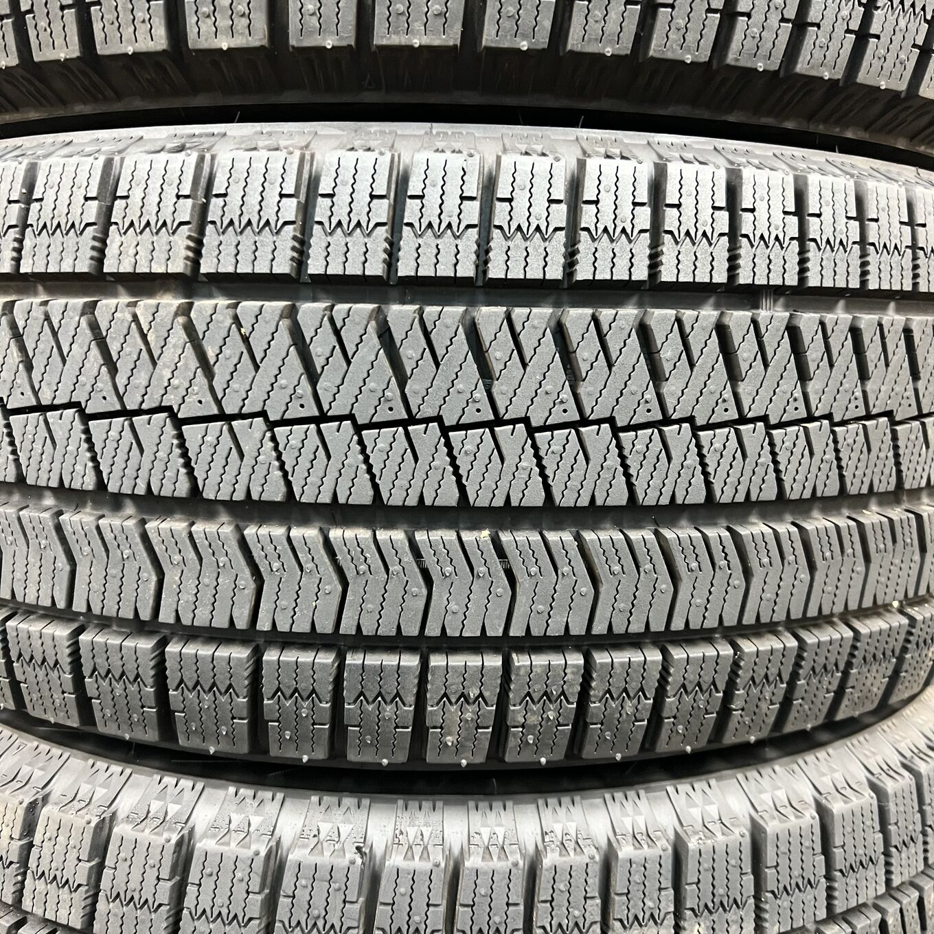 Bridgestone BLIZZAK XG02 205/55 R16, фото 4