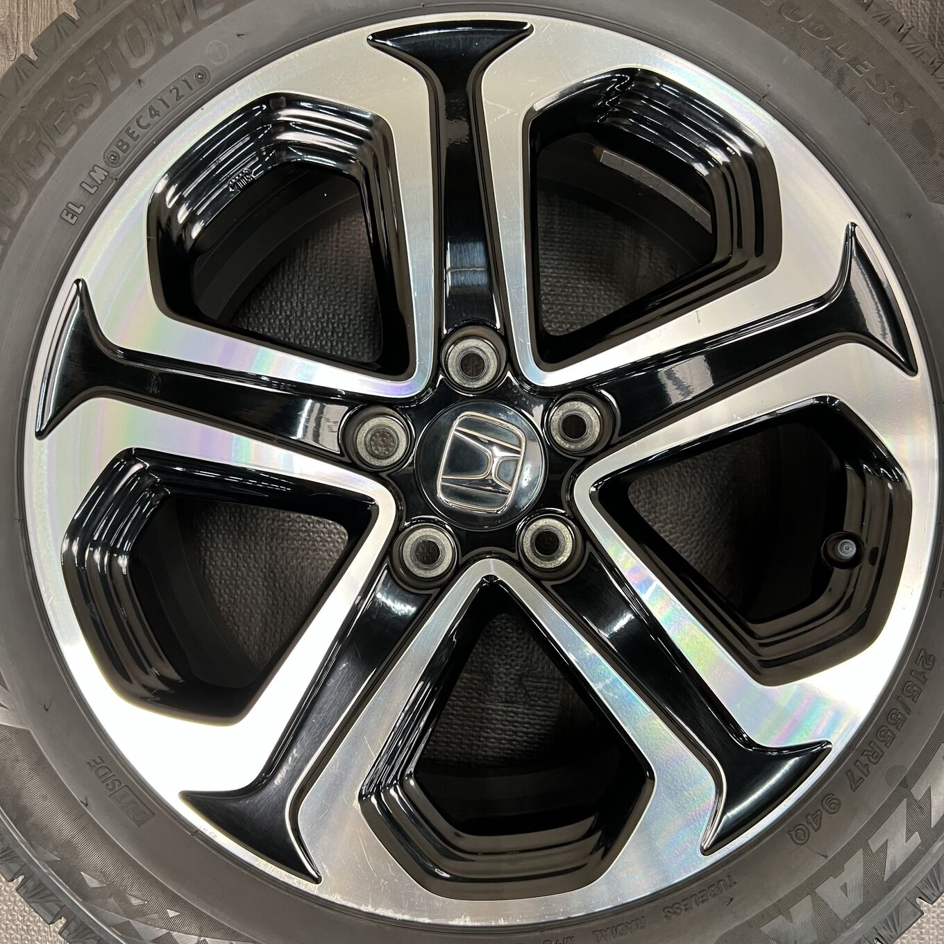 Bridgestone VEZEL 215/55 R17, фото 2