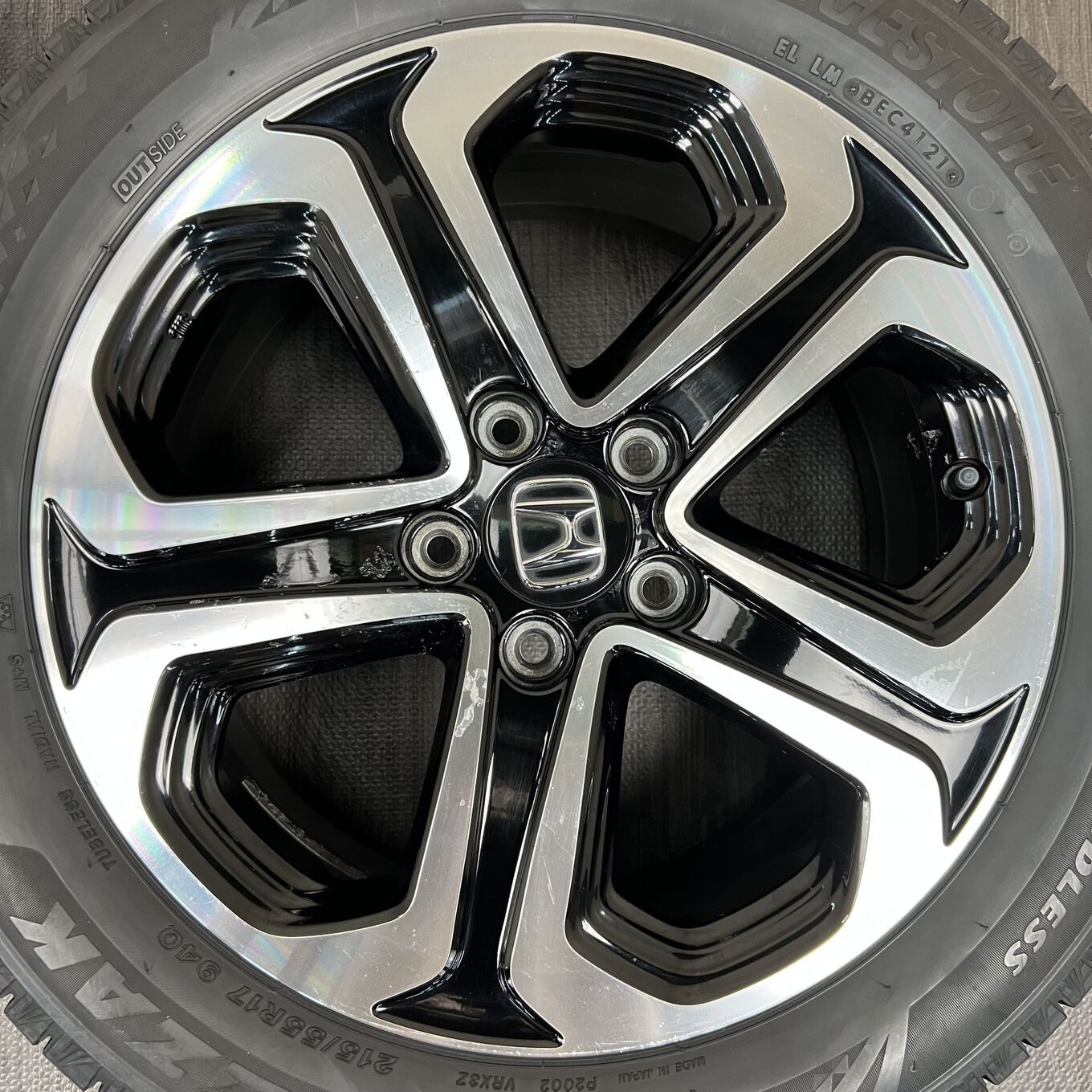 Bridgestone VEZEL 215/55 R17, фото 3