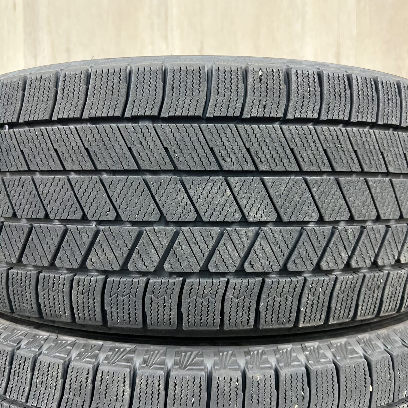 Bridgestone BLIZZAK VRX3 215/55 R17, фото 2