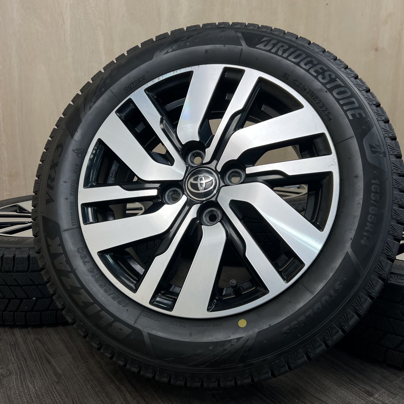 Б/У колесо в сборе 165/65 R14 Bridgestone ROOMY, артикул 179S40426