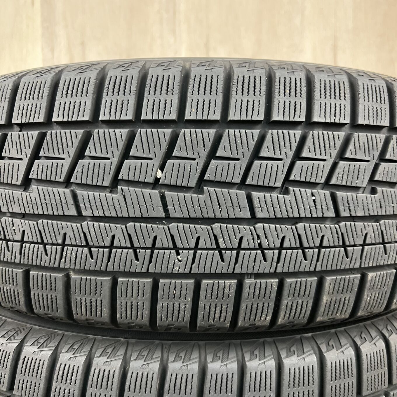 Yokohama ICE GUARD IG60 215/50 R18, фото 2