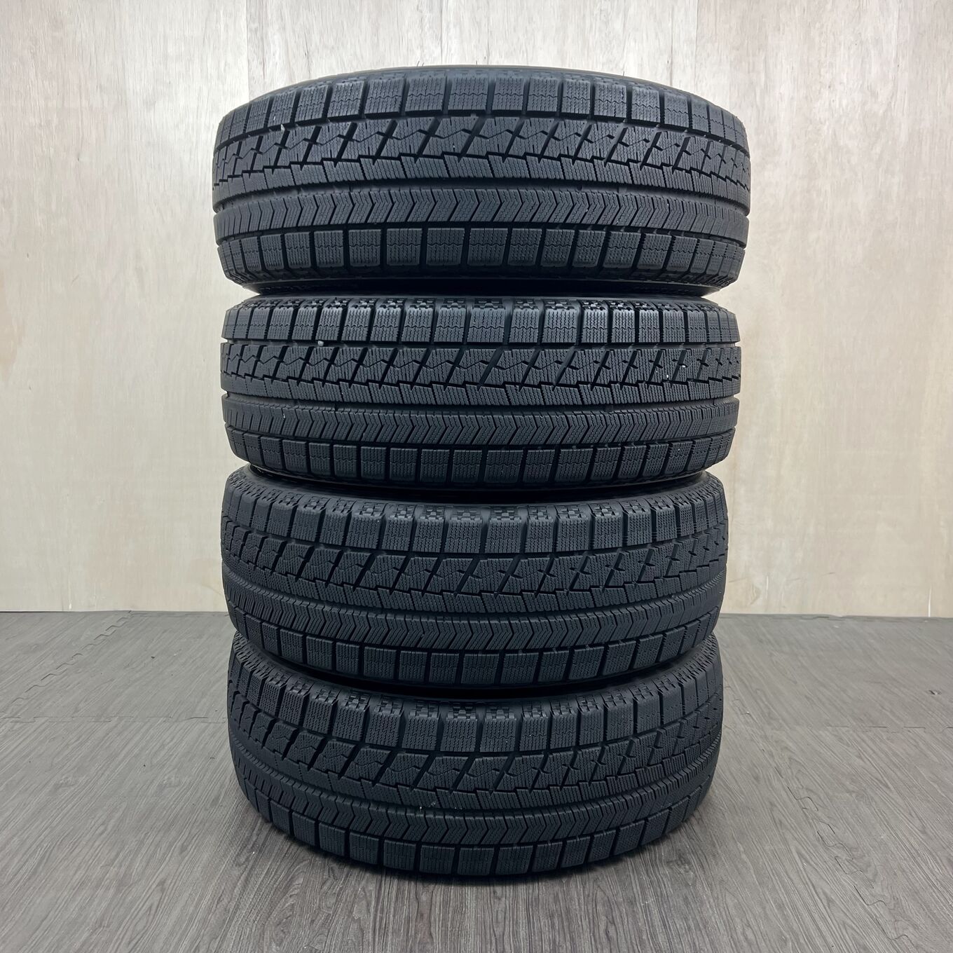 215/65 R16 Bridgestone BLIZZAK VRX — 22 800 ¥/комплект