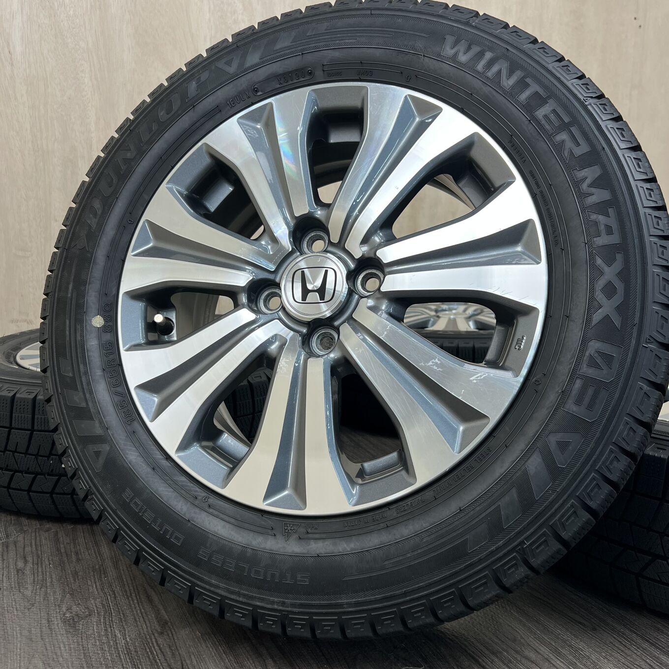 Б/У колесо в сборе 185/65 R15 Dunlop WINTERMAXX WM03, артикул 181S40426