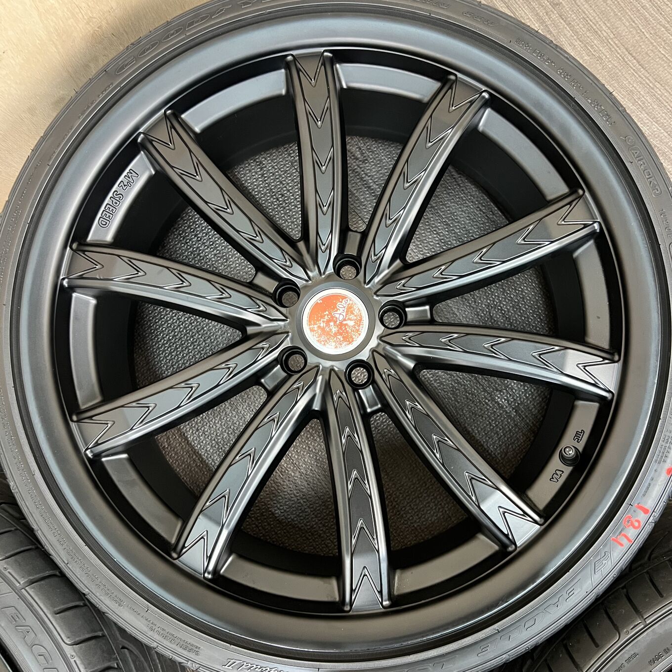 Goodyear JULIA 225/35 R19, фото 5