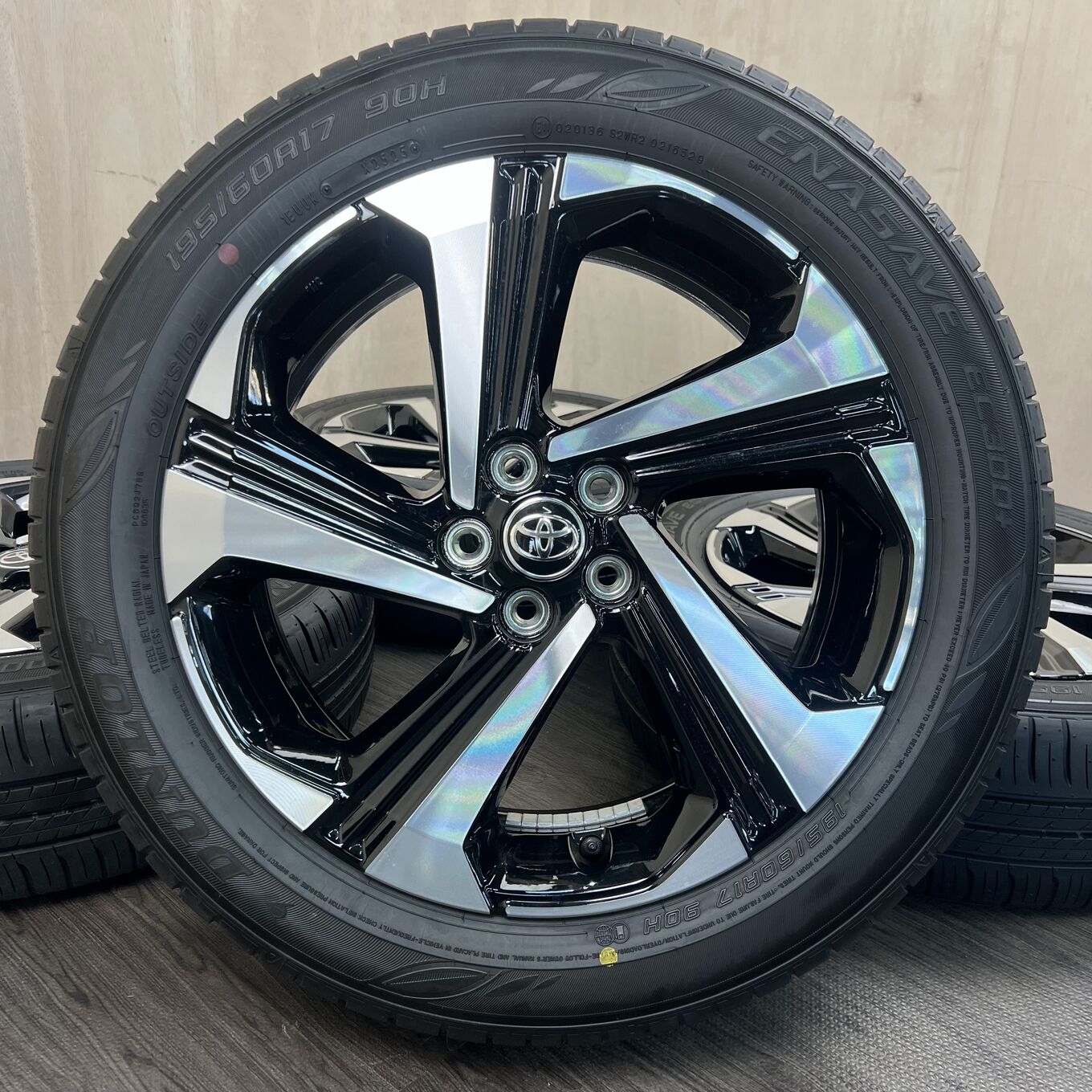 R17 6J ET40 5x100 Toyo RAIZE HYBRID Z — 67 900 ¥/комплект