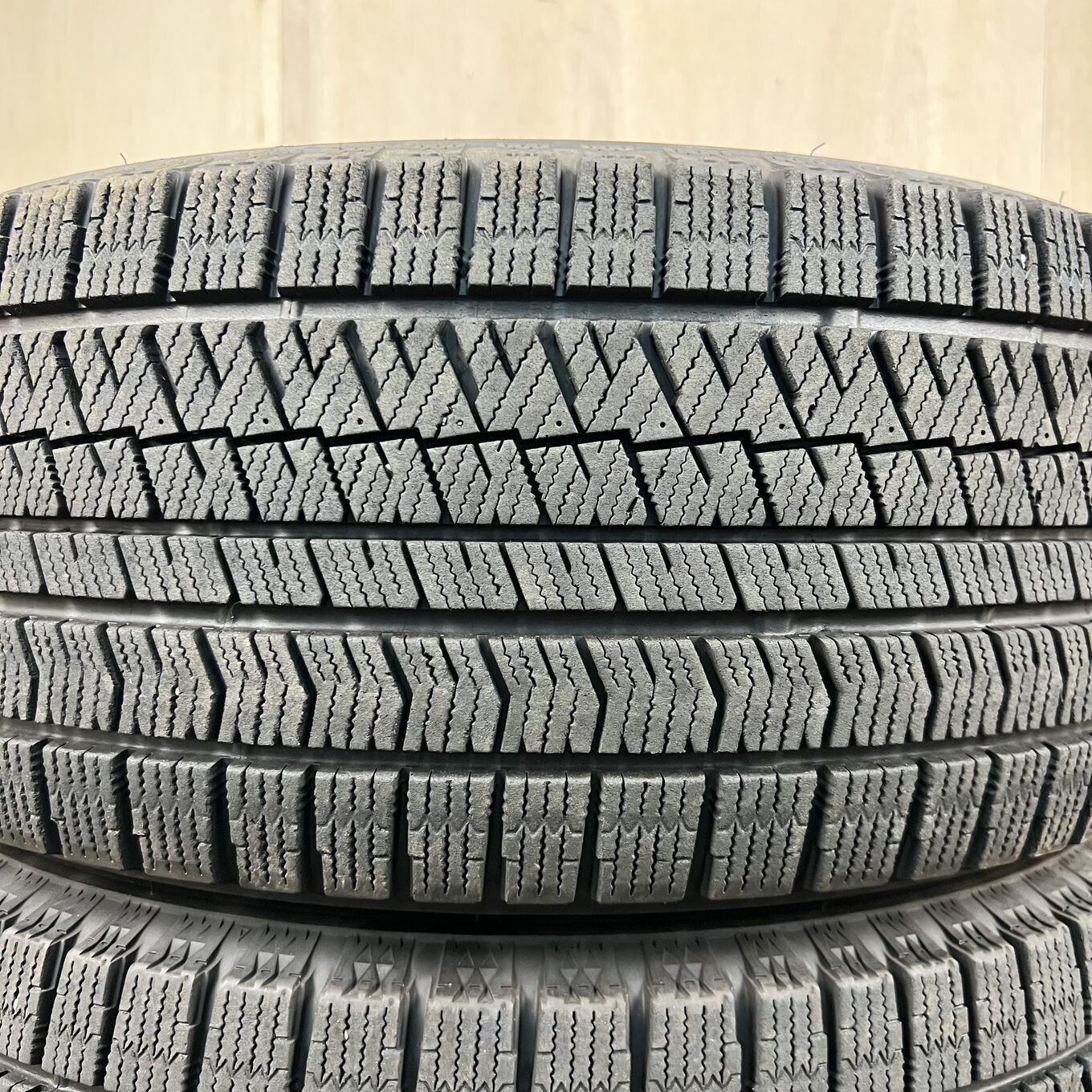 Bridgestone BLIZZAK VRX2 225/55 R16, фото 2