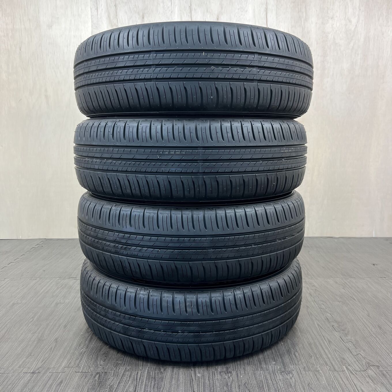 195/60 R17 Dunlop ENASAVE EC300 — 33 900 ¥/комплект