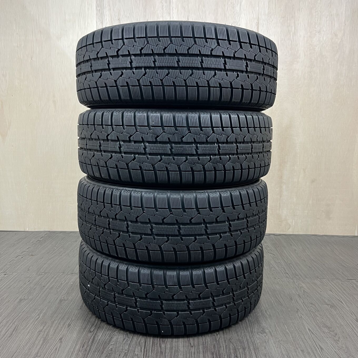215/55 R17 Toyo OBSERVE GARIT GIZ2 — 13 500 ¥/комплект