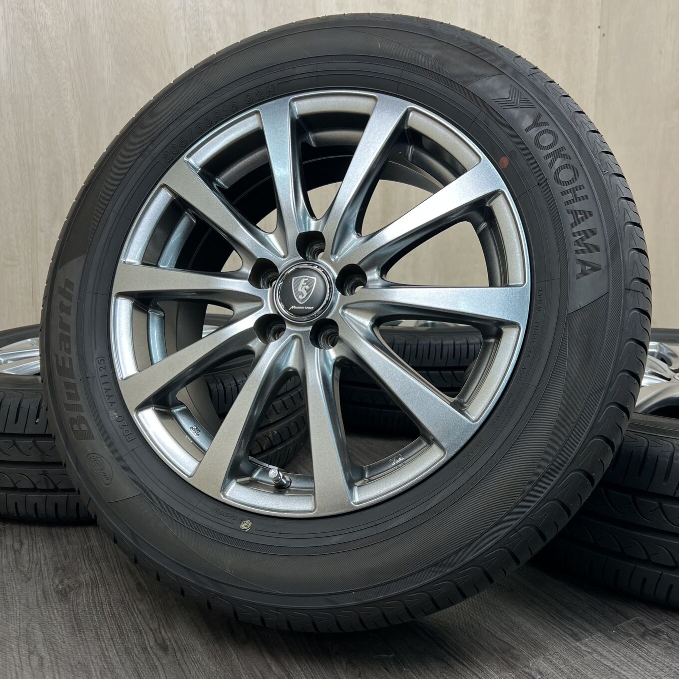 R16 6J ET45 5x100 — 29 600 ¥/комплект
