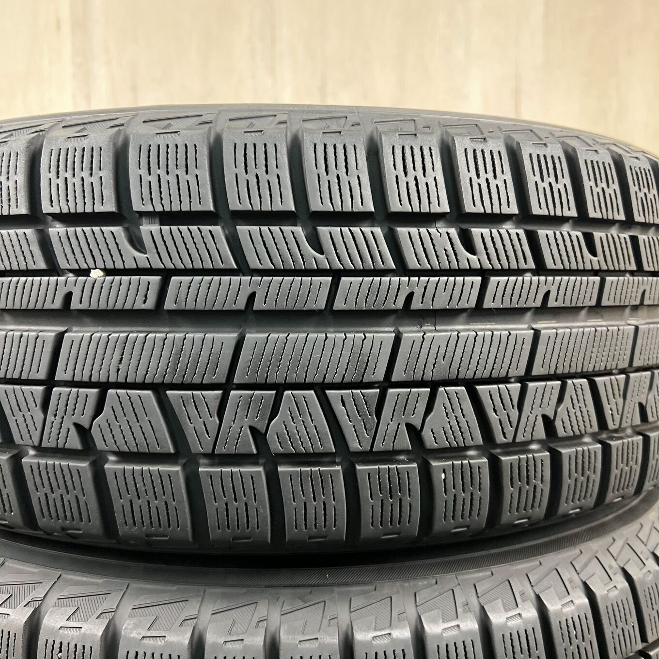 Yokohama ICE GUARD IG50 215/60 R16, фото 2