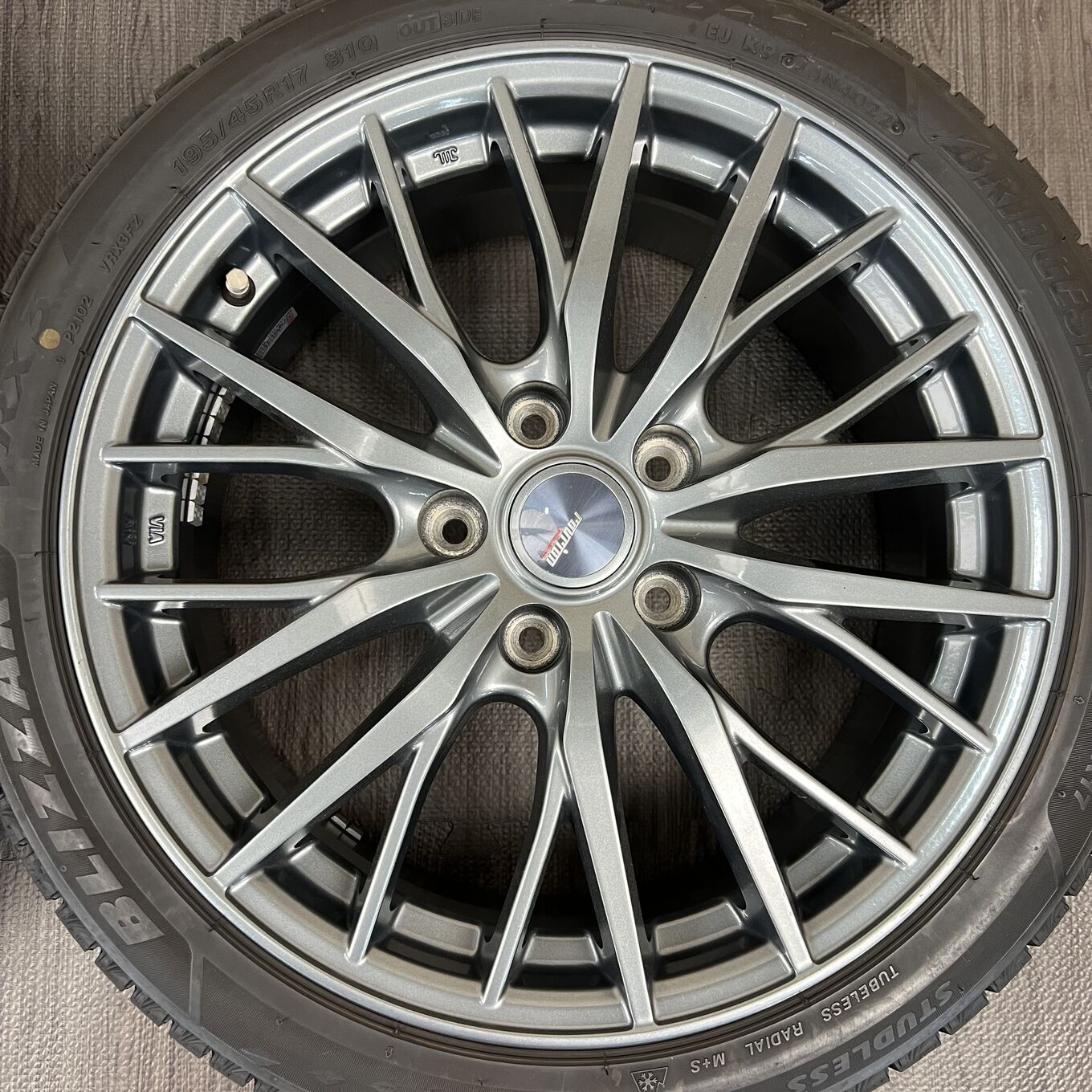 RAWRION RM01 R17 7J ET53 5x114.3, фото 3