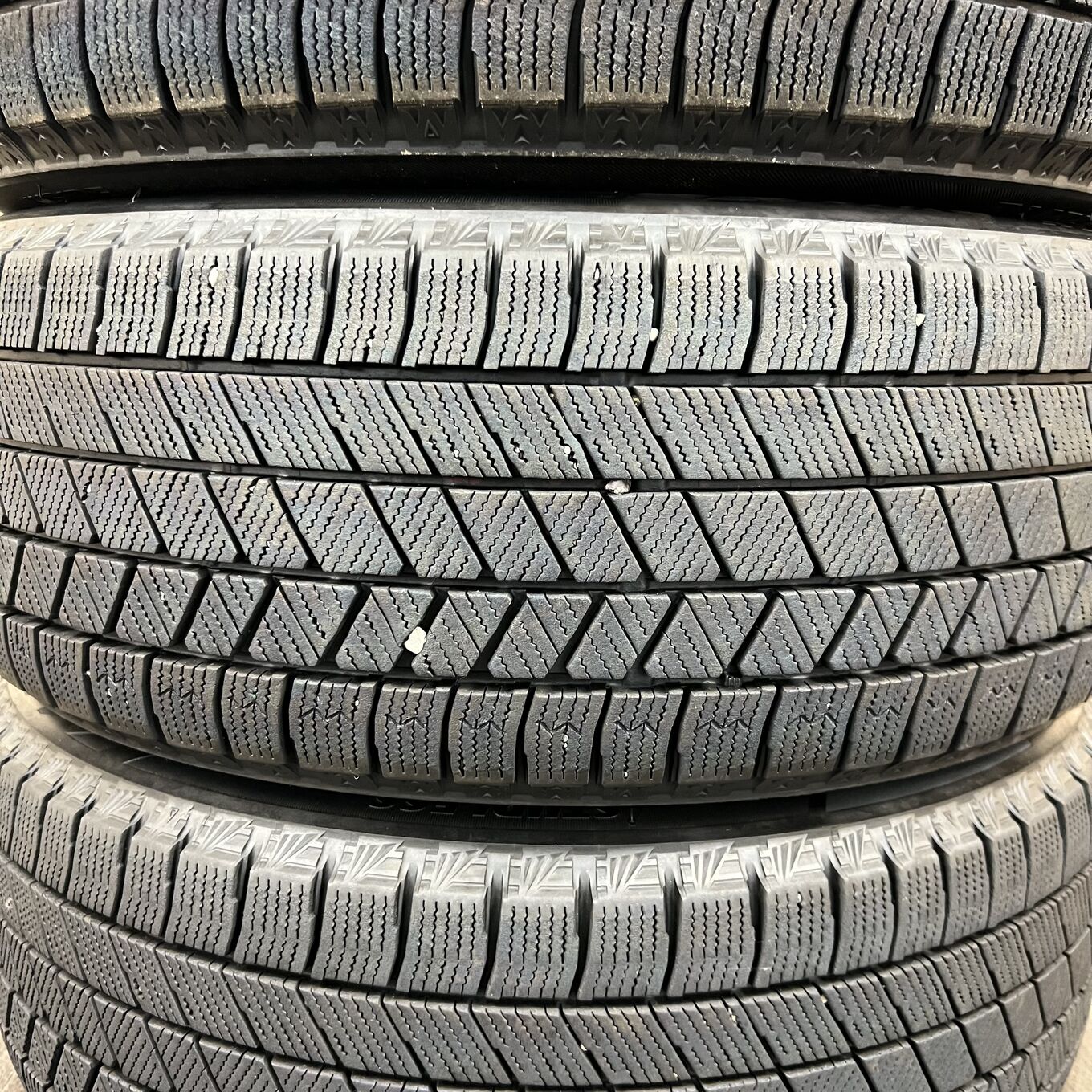 Bridgestone RAWRION RM01 195/45 R17, фото 4