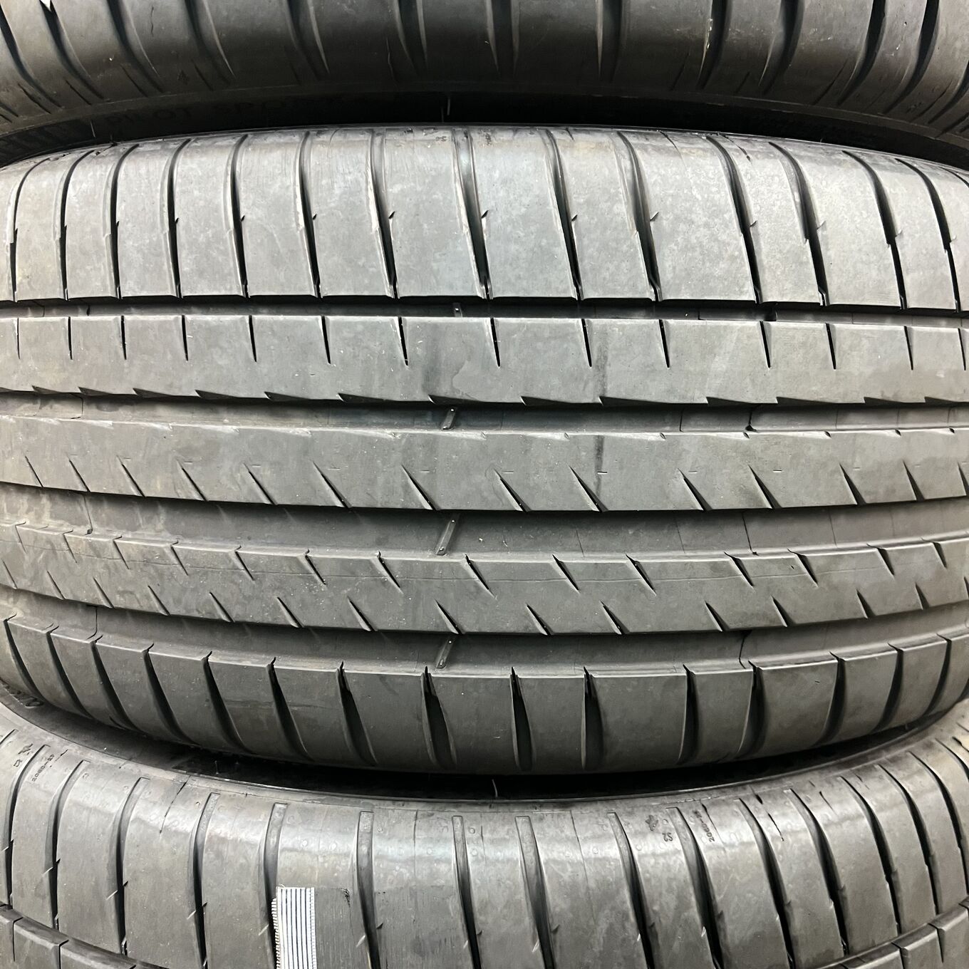 Michelin PILOT SPORT 4 235/40 R18, фото 3