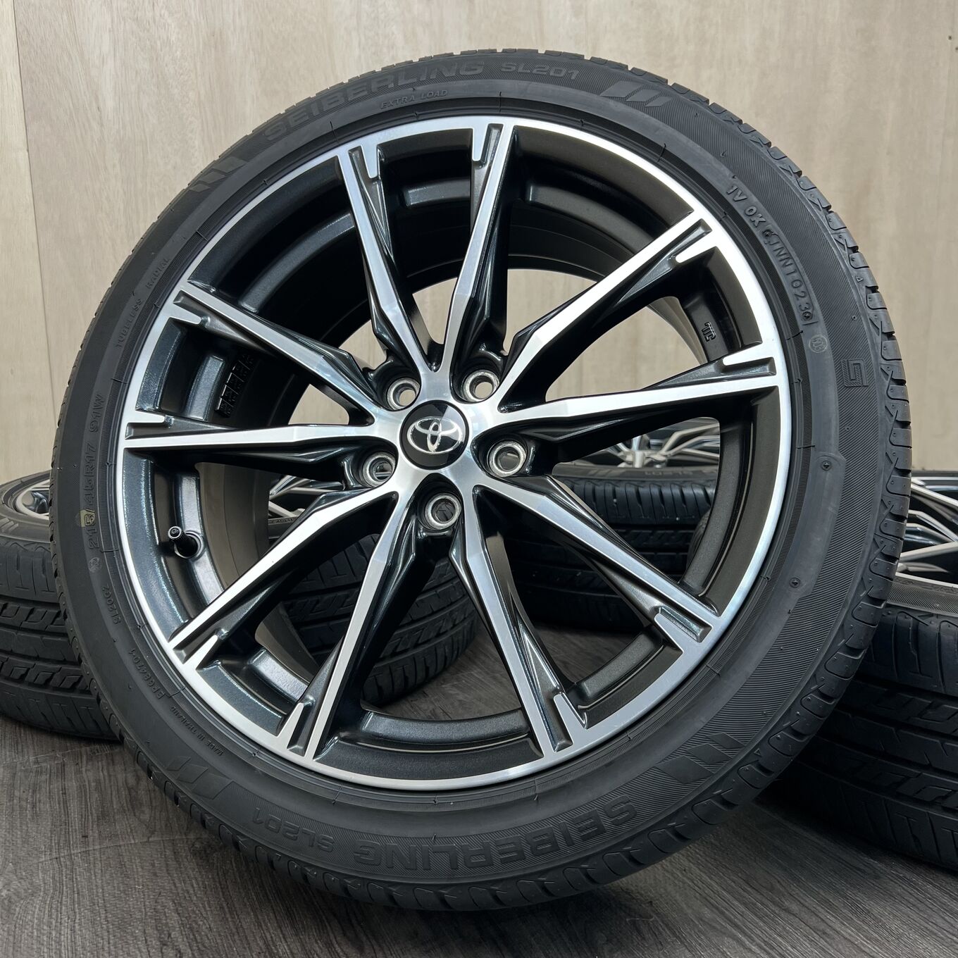 Б/У колесо в сборе 215/45 R17 Toyo SL201, артикул 193S40426