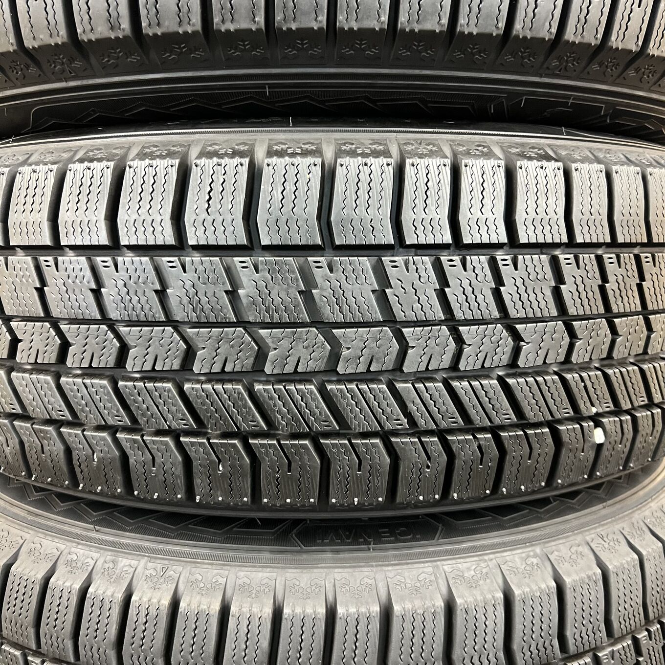 Goodyear ICE NAVI 8 195/60 R17, фото 3