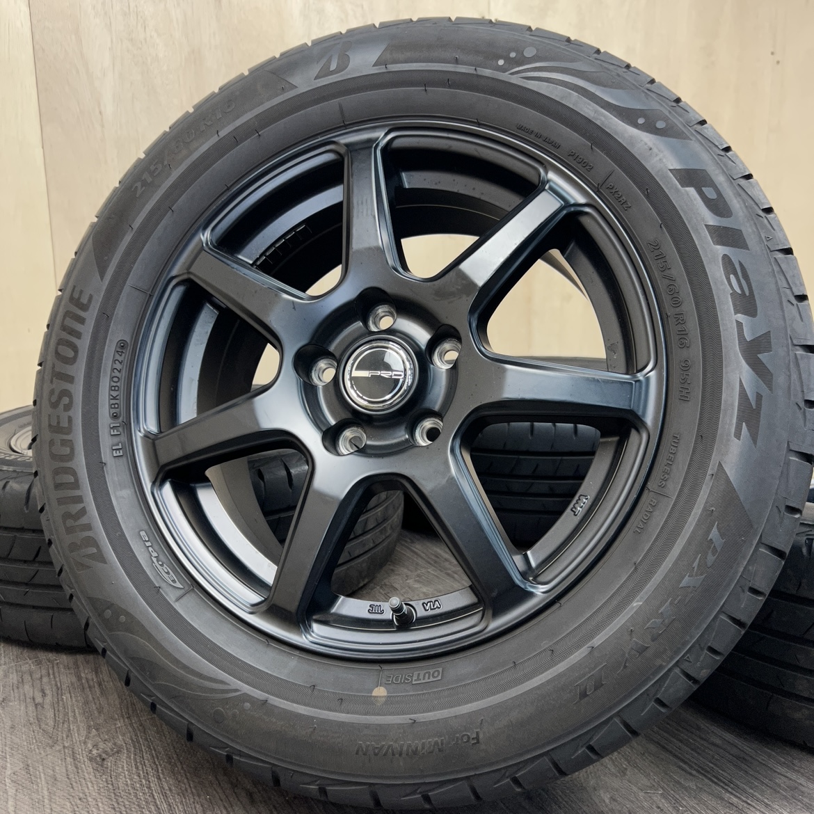 Б/У колесо в сборе 215/60 R16 Bridgestone PLAYZ PX-RVII, артикул 200S40426