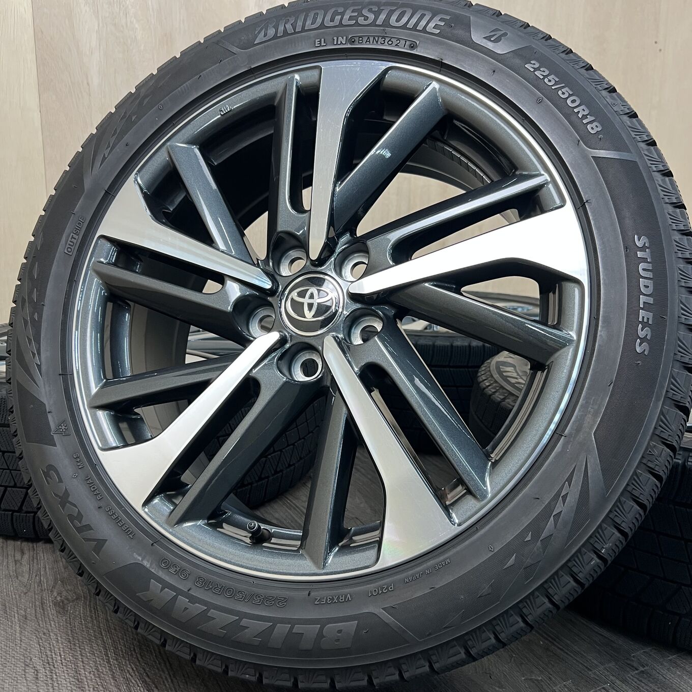 R18 7J ET40 5x114.3 Toyo COROLLA CROSS — 59 500 ¥/комплект