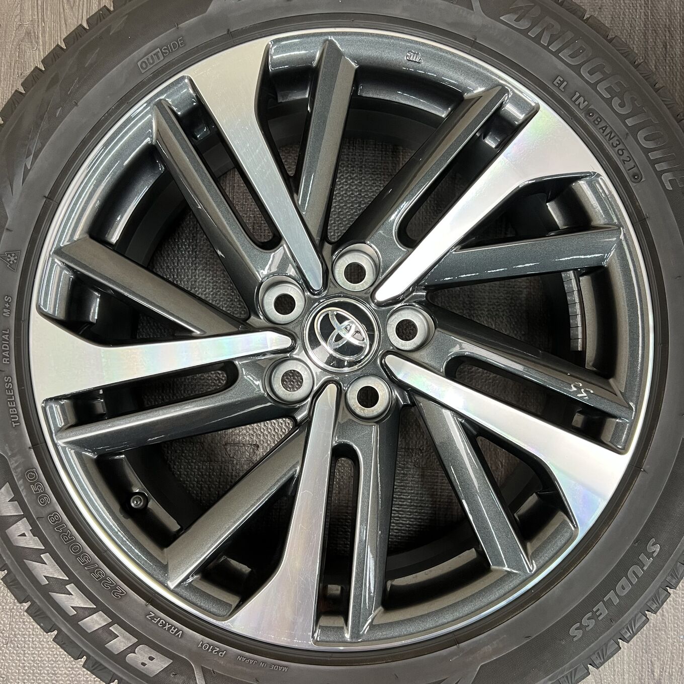 Bridgestone COROLLA CROSS 225/50 R18, фото 2