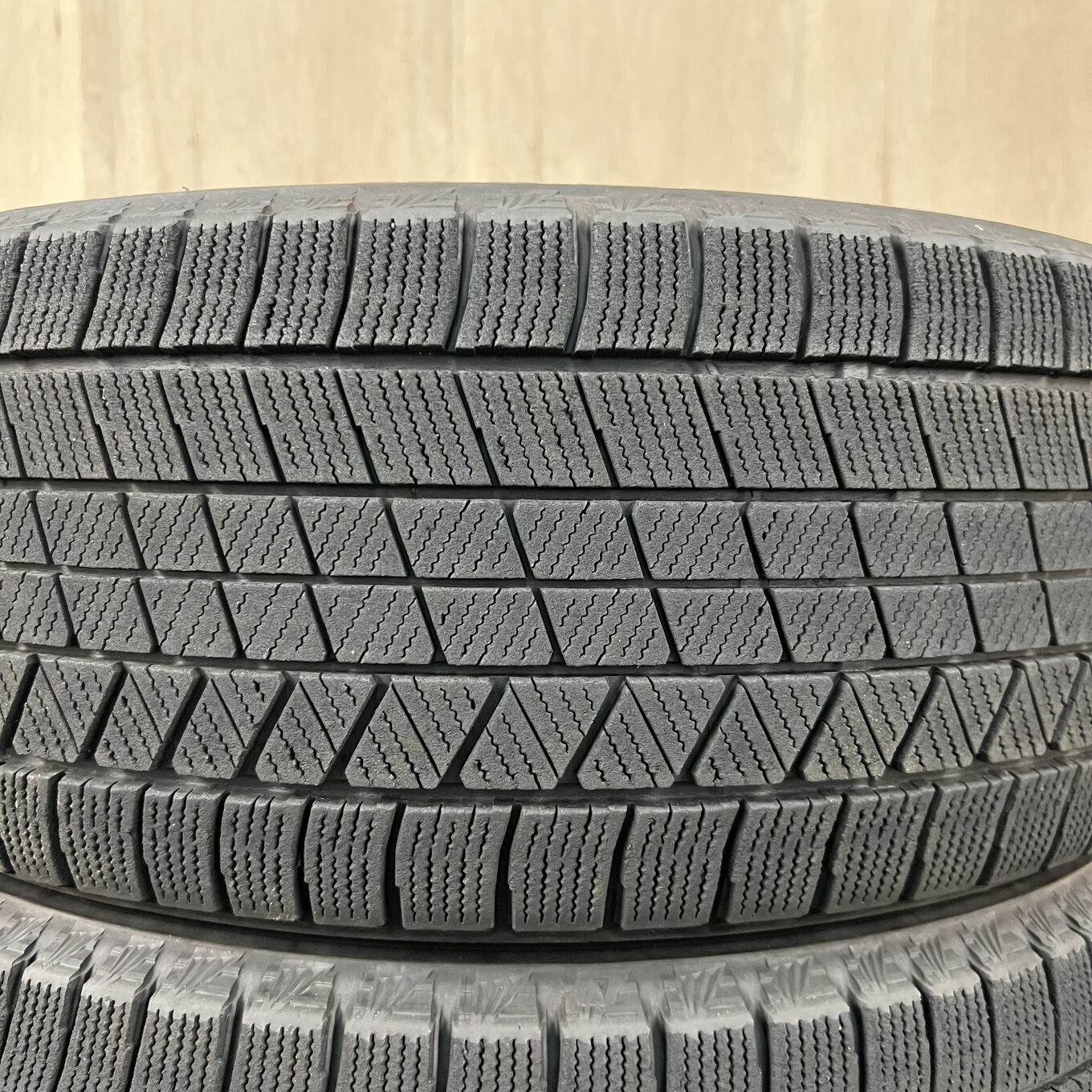 Bridgestone BLIZZAK VRX3 225/50 R18, фото 2