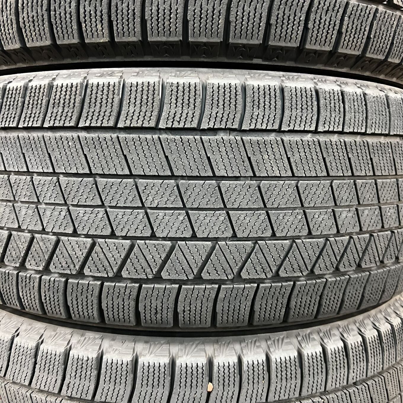 Bridgestone BLIZZAK VRX3 225/50 R18, фото 3