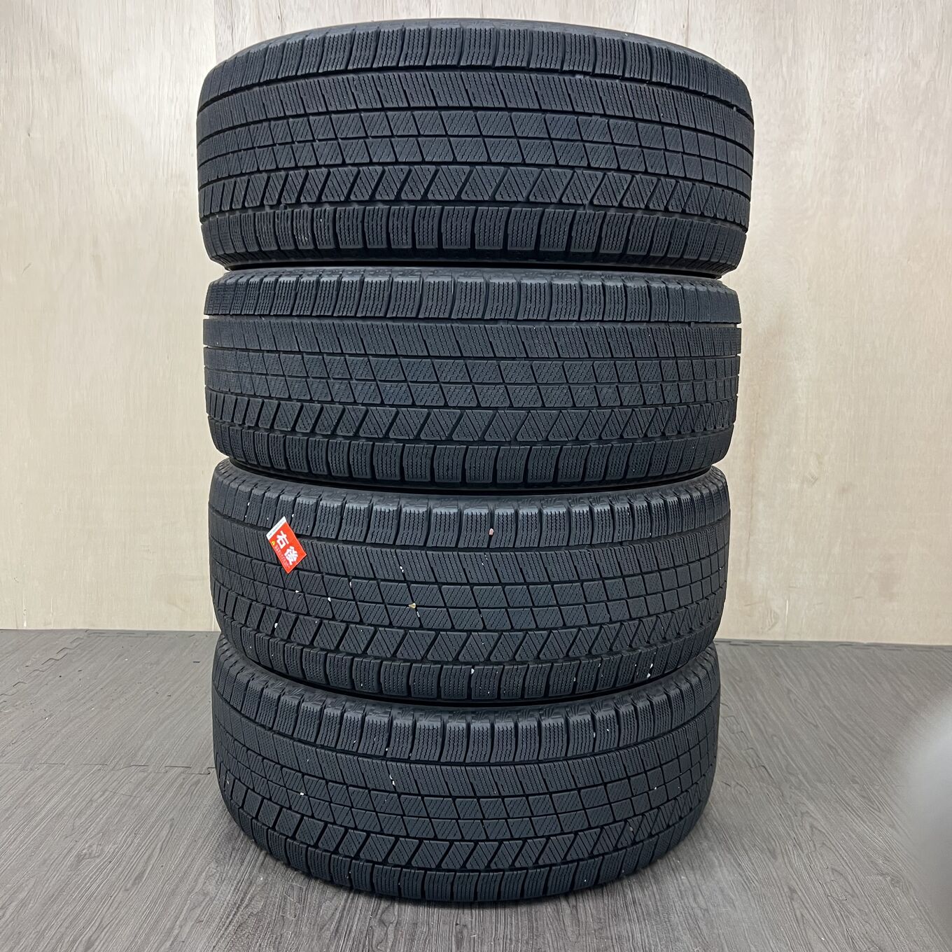 225/50 R18 Bridgestone BLIZZAK VRX3 — 25 500 ¥/комплект