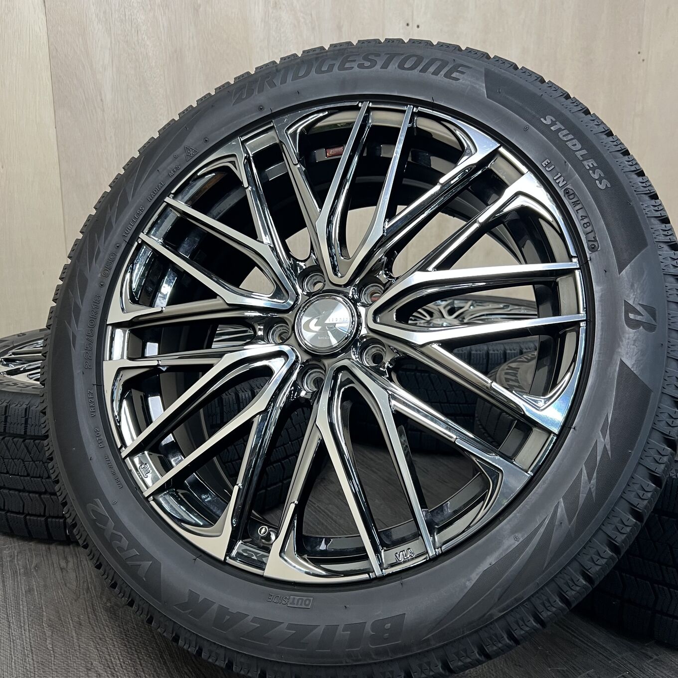 Б/У колесо в сборе 225/50 R18 Bridgestone LEONIS SK, артикул 206S040426