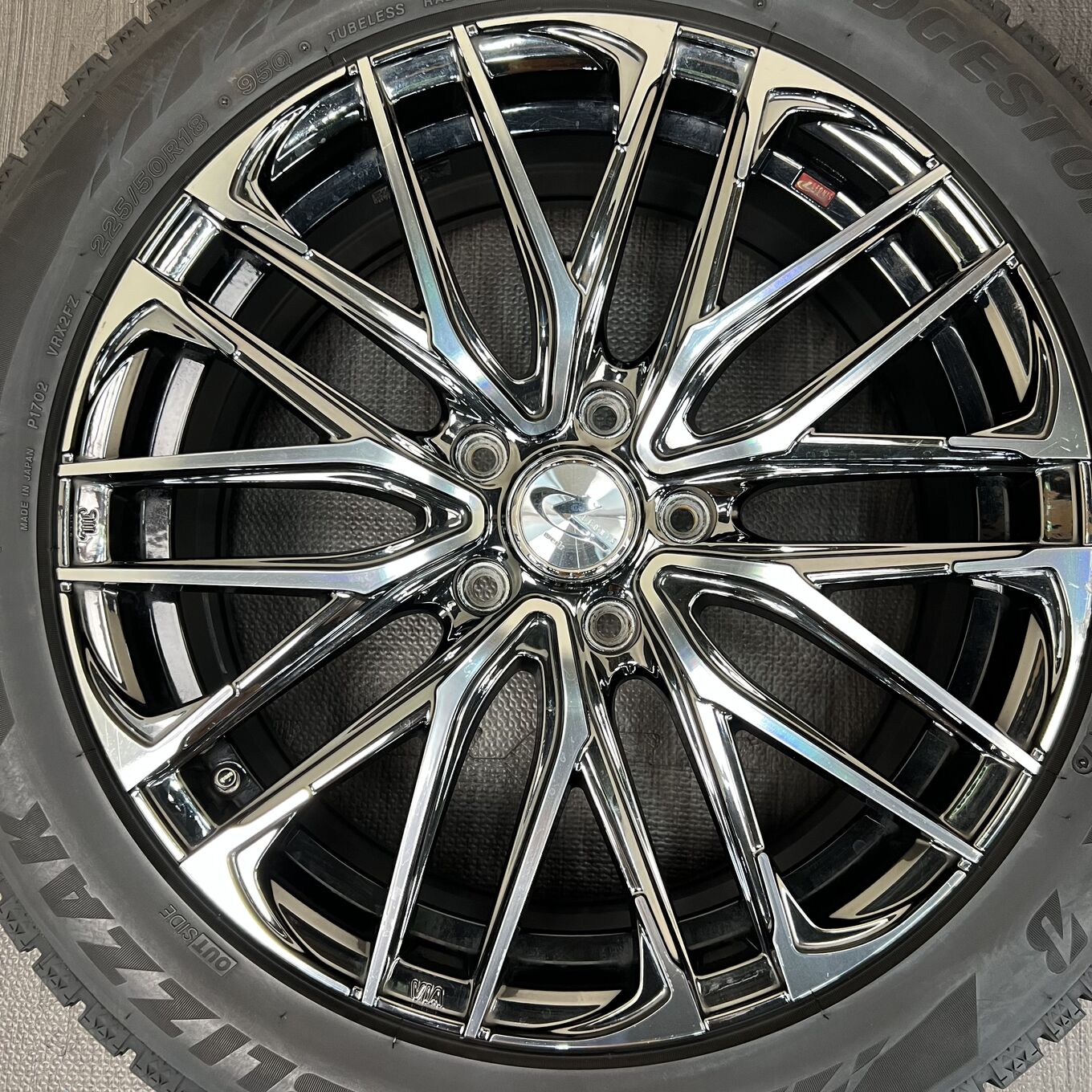 Bridgestone LEONIS SK 225/50 R18, фото 2
