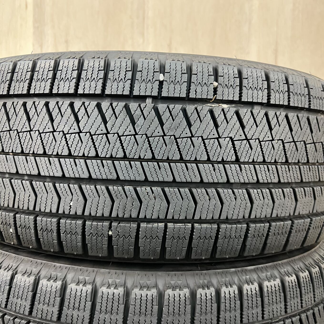 Bridgestone BLIZZAK VRX2 225/50 R18, фото 2