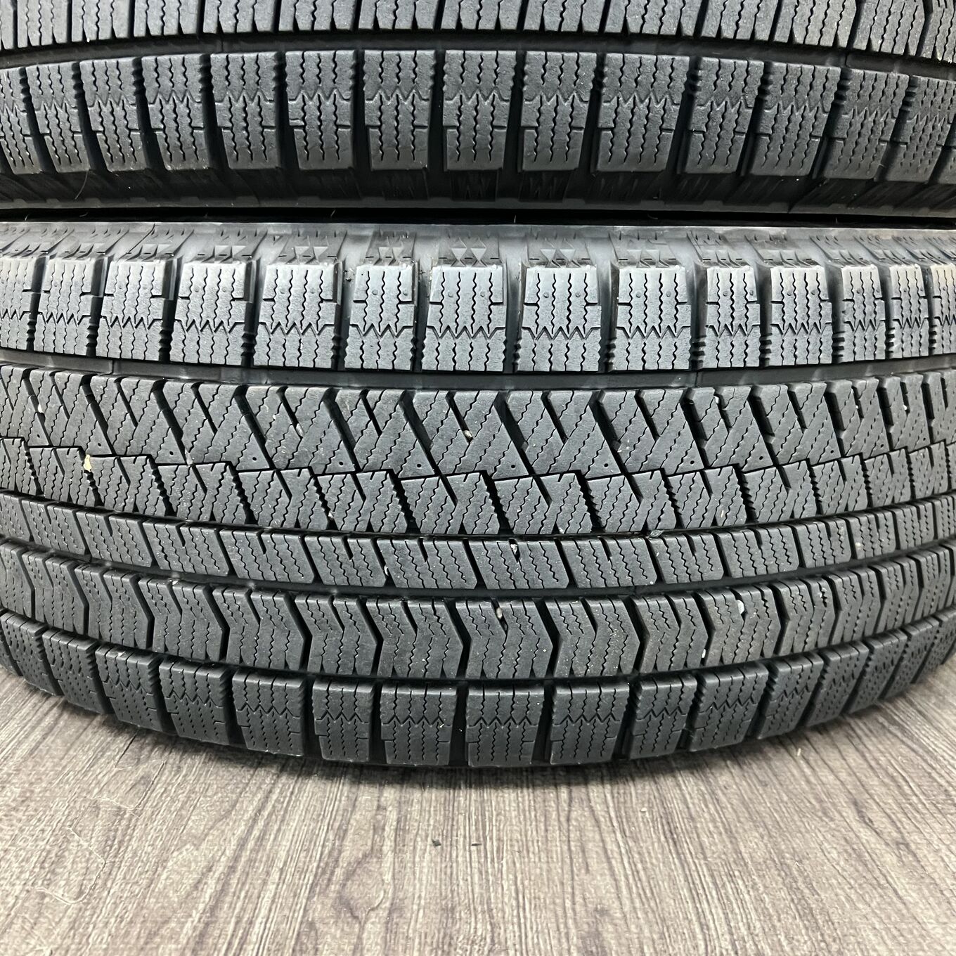 Bridgestone BLIZZAK VRX2 225/50 R18, фото 5