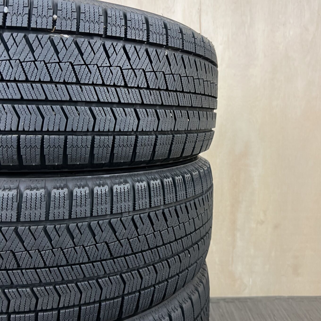 Bridgestone BLIZZAK VRX2 225/50 R18, фото 6