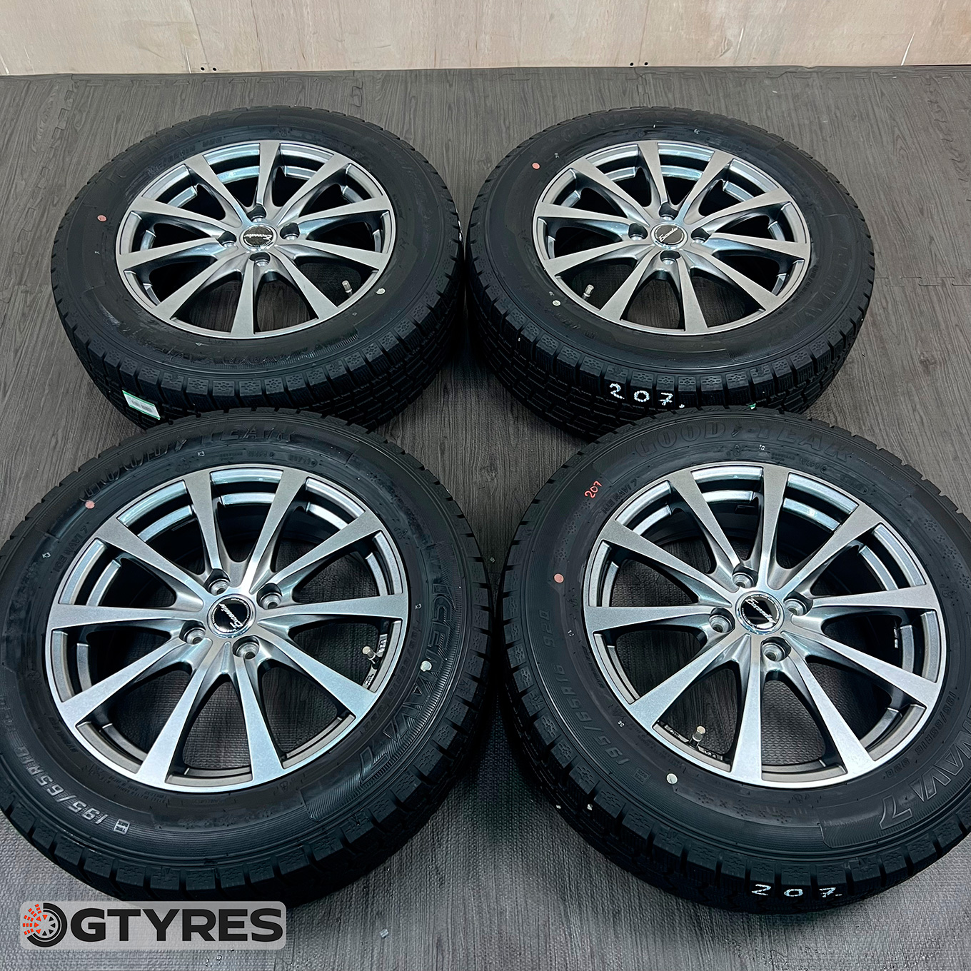 195/65 R16 Goodyear ICE NAVI 7 — 35 200 ¥/комплект
