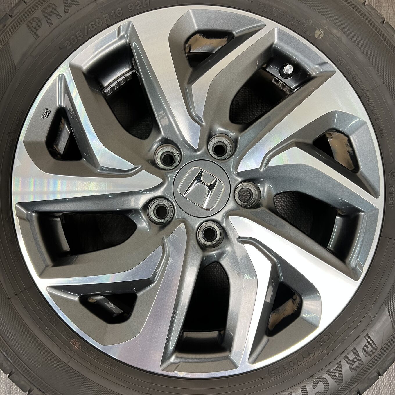 Yokohama STEP WGN SPADA 205/60 R16, фото 3
