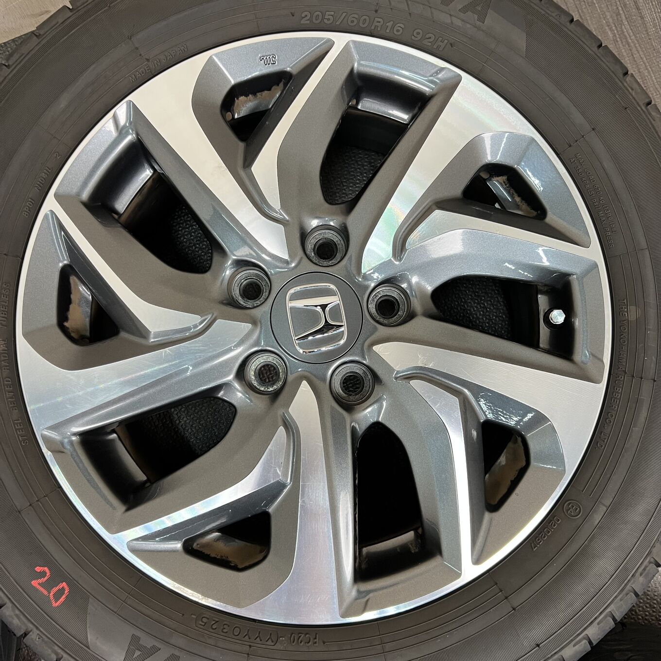 Yokohama STEP WGN SPADA 205/60 R16, фото 5