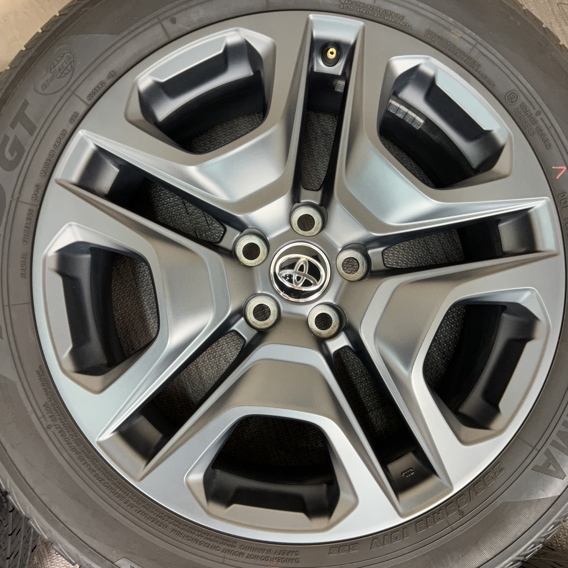Yokohama RAV4 XA50 235/55 R19, фото 5