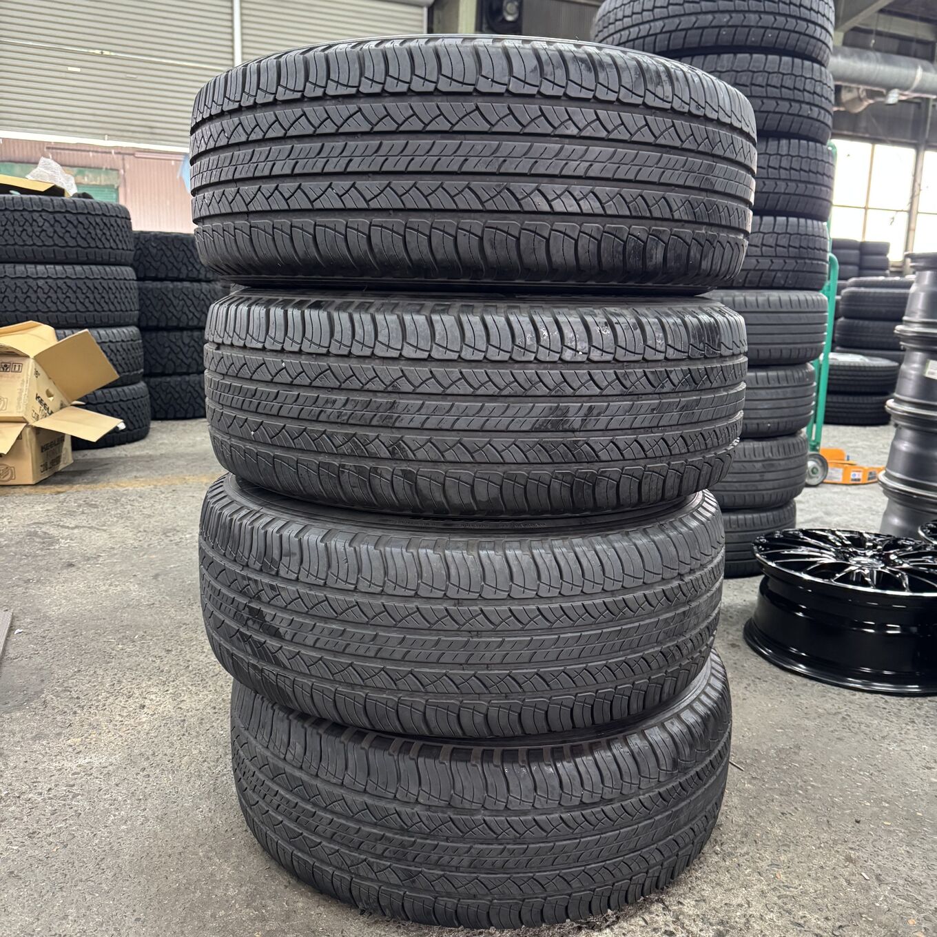 265/60 R18 Michelin LATITUDE TOUR HP — 25 400 ¥/комплект