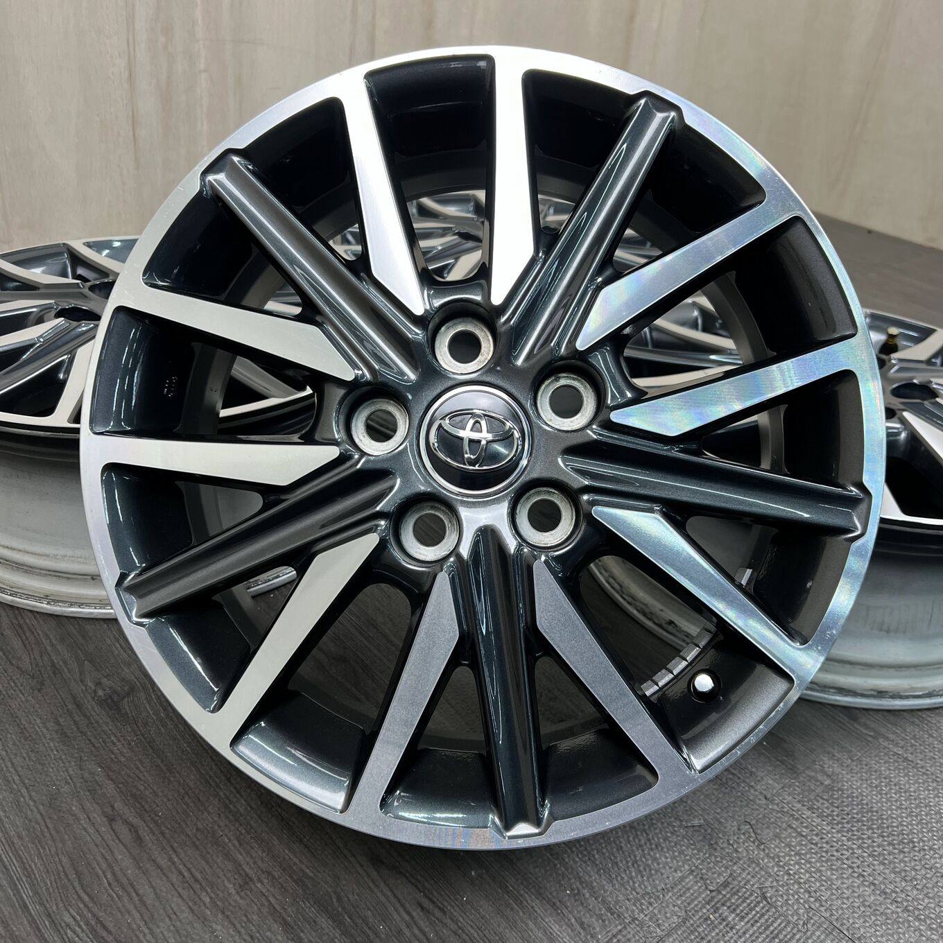 Б/У диск R16 6J ET50 5x114.3 Toyo NOAH 80, артикул 232D40925