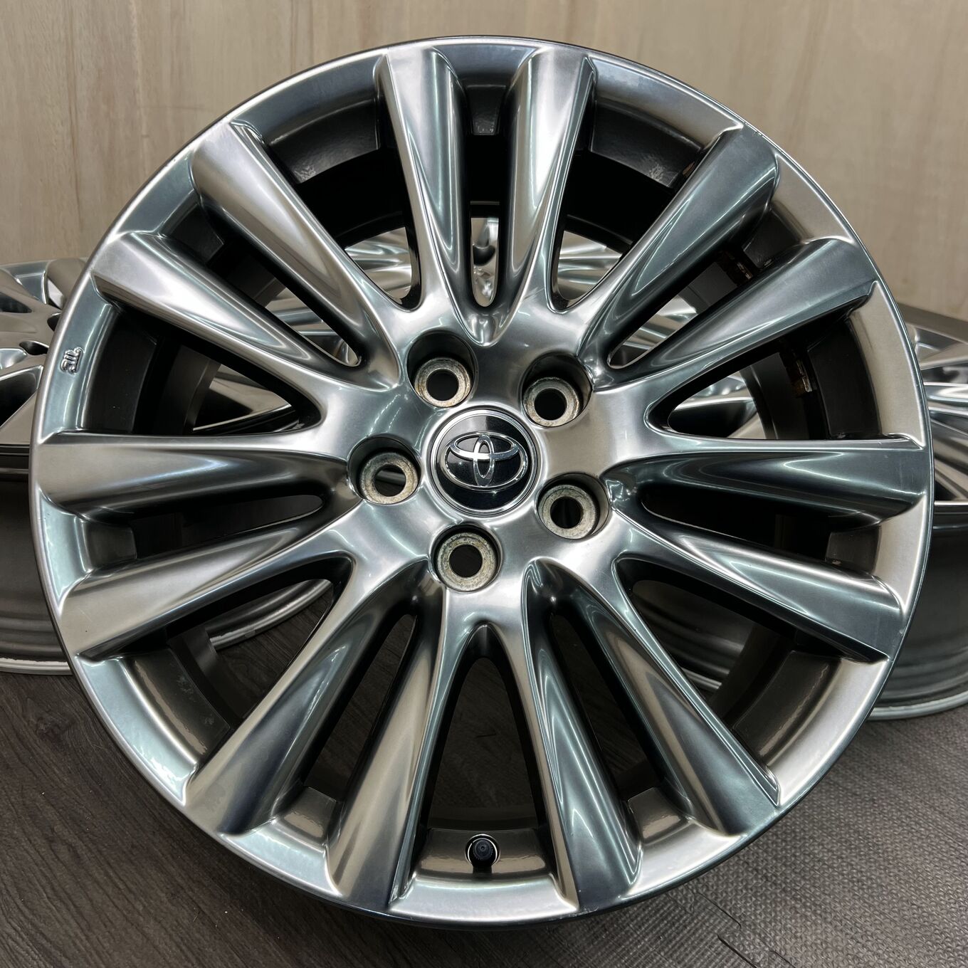 R18 7.5J ET45 5x114.3 Toyo HARRIER 60 — 50 600 ¥/комплект