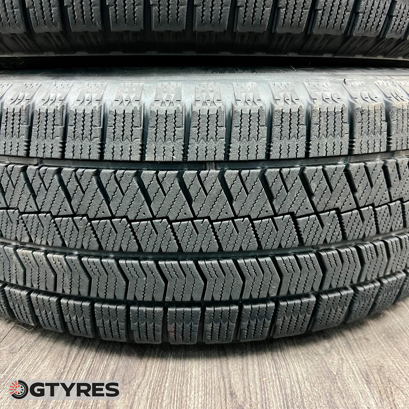 Bridgestone BLIZZAK VRX2 215/60 R16, фото 2