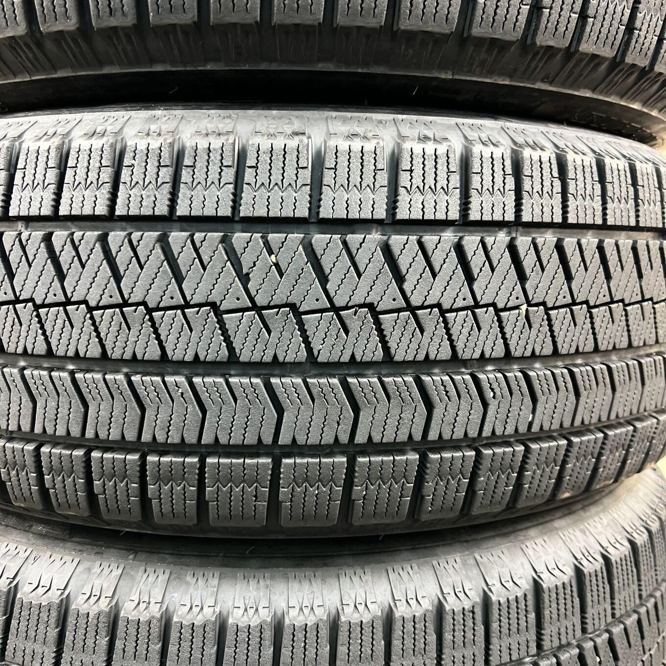 Bridgestone BLIZZAK VRX2 215/60 R16, фото 3