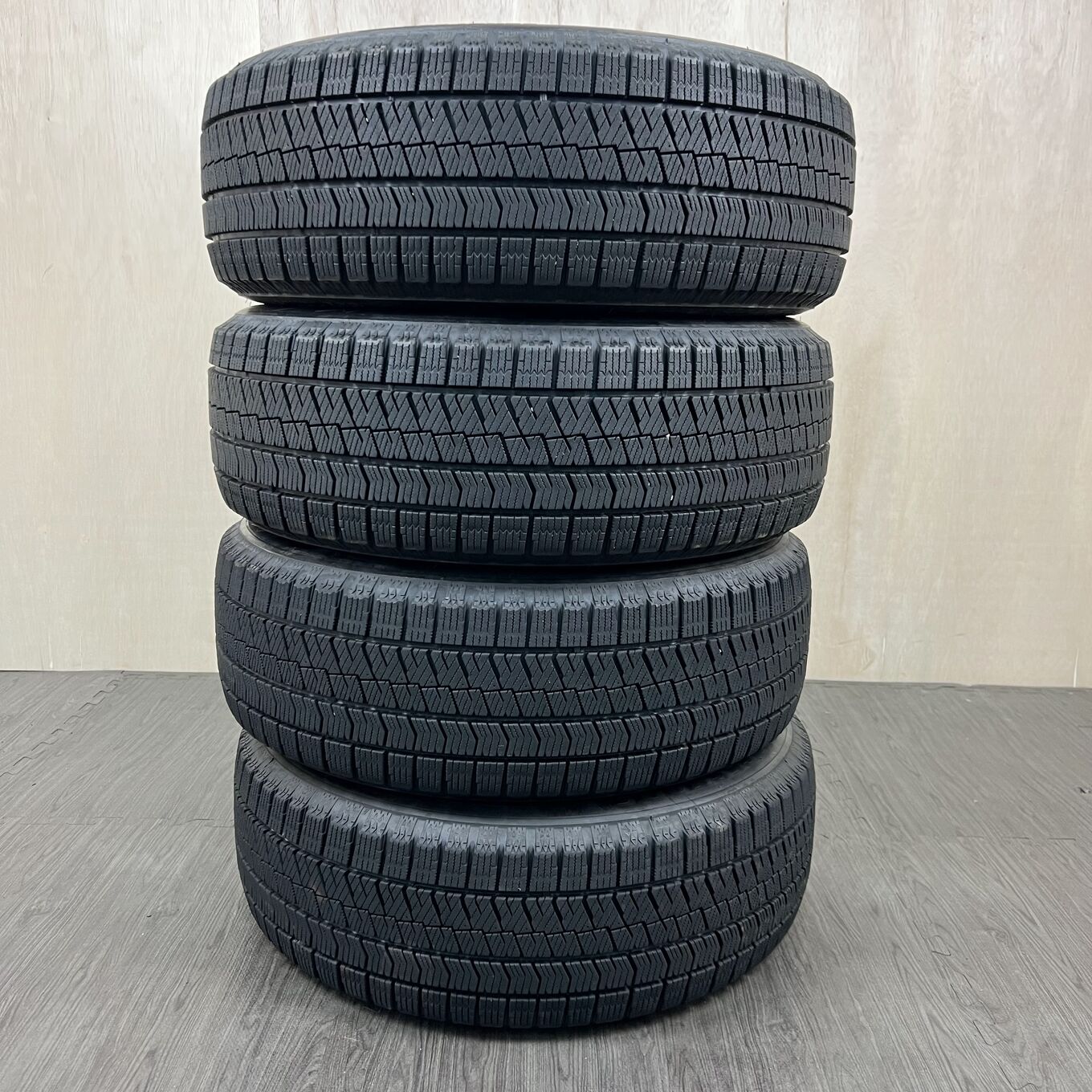 215/60 R16 Bridgestone BLIZZAK VRX2 — 10 900 ¥/комплект
