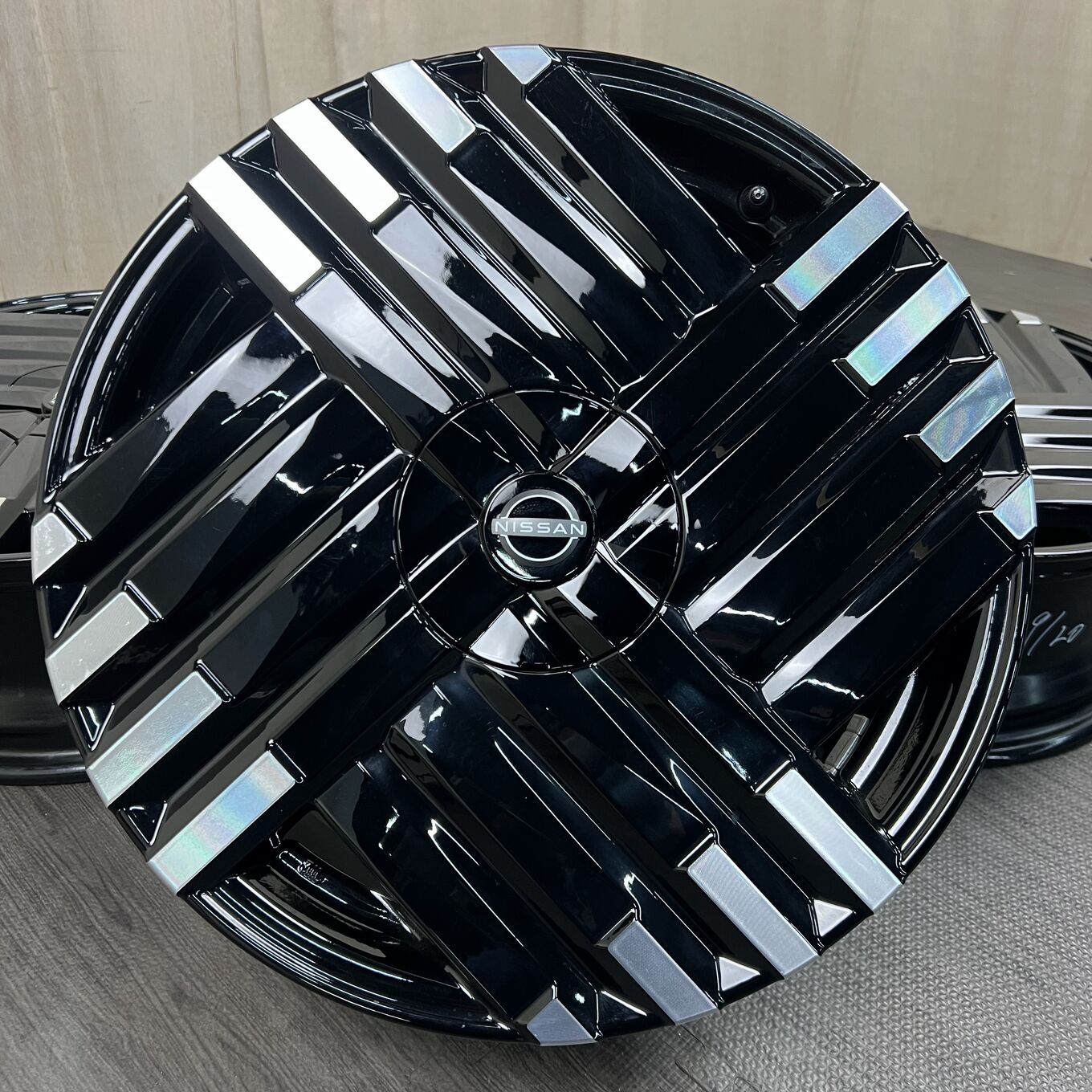 R17 6.5J ET40 4x100 NOTE AURA — 64 600 ¥/комплект