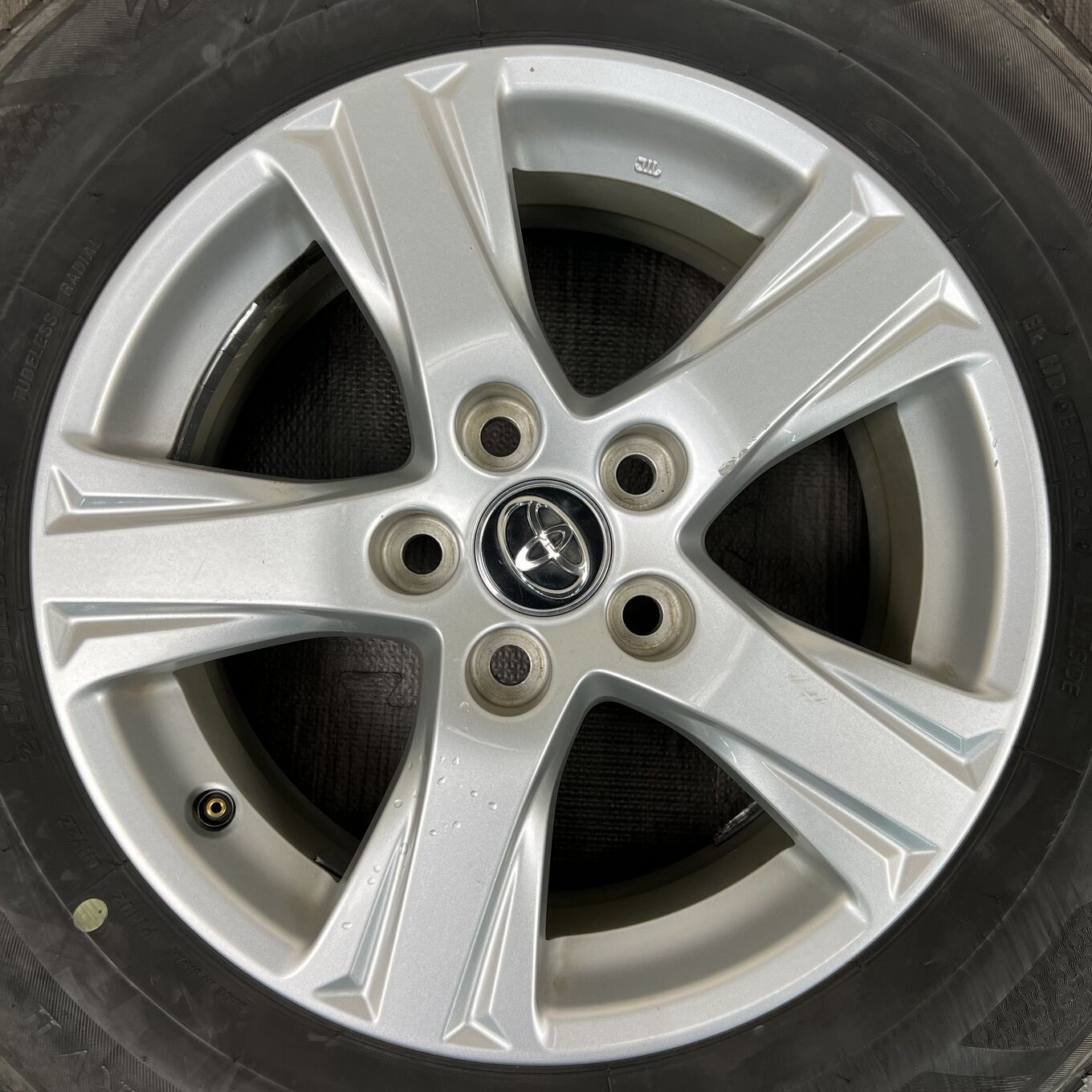 Bridgestone ALPHARD 215/65 R16, фото 2