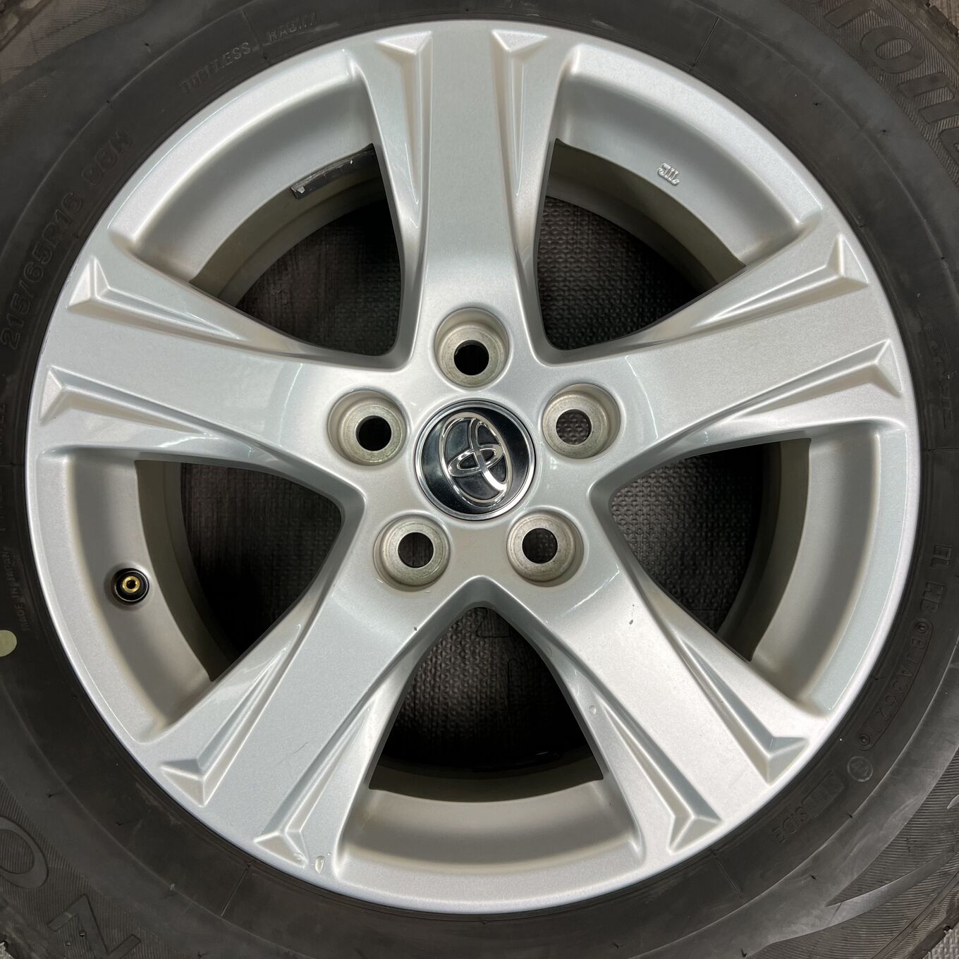 Bridgestone ALPHARD 215/65 R16, фото 3