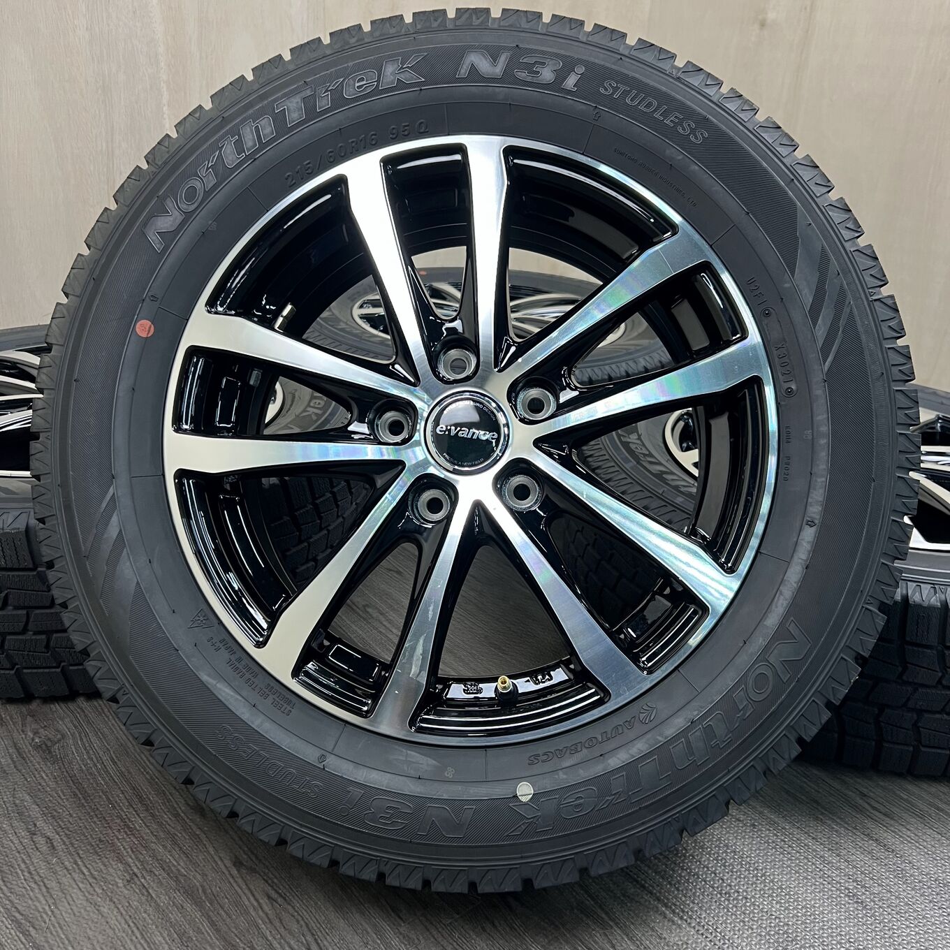 R16 6.5J ET50 5x114.3 E:VANCE HA1 — 30 800 ¥/комплект