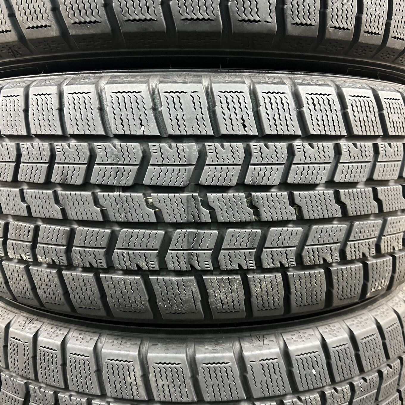 Goodyear ICE NAVI 7 215/50 R17, фото 3