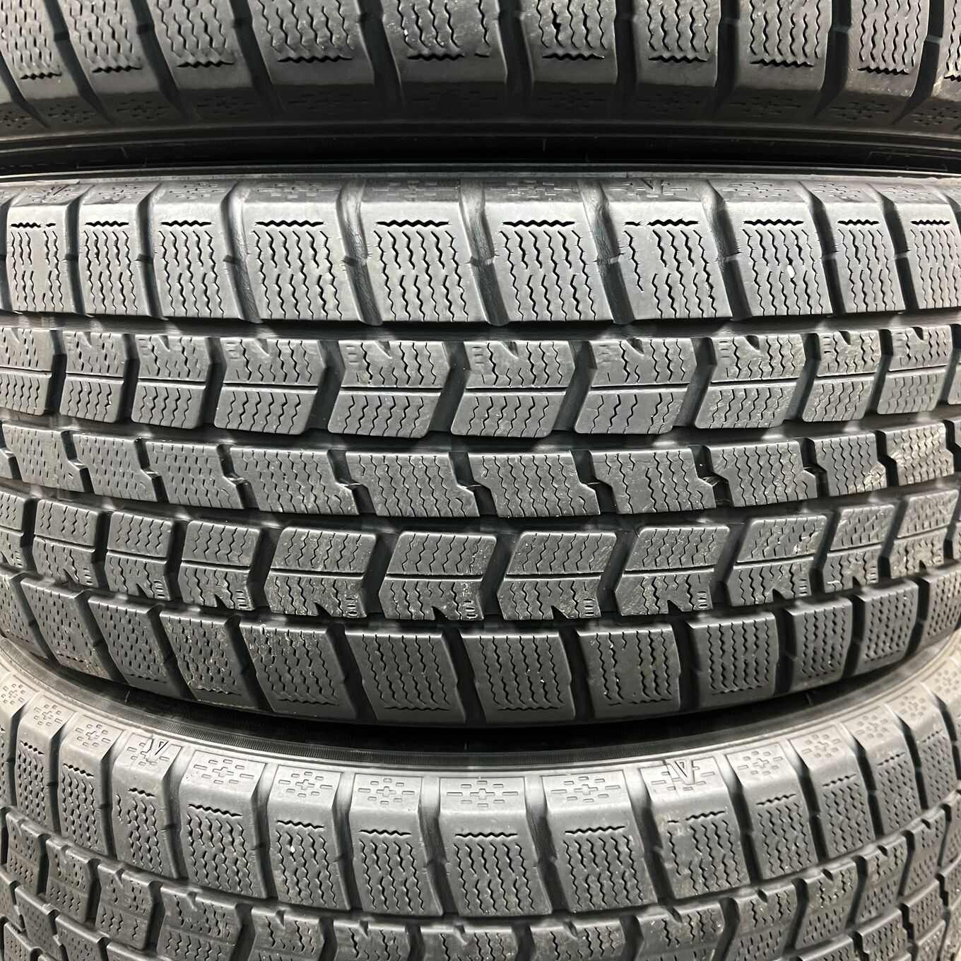 Goodyear ICE NAVI 7 215/50 R17, фото 4