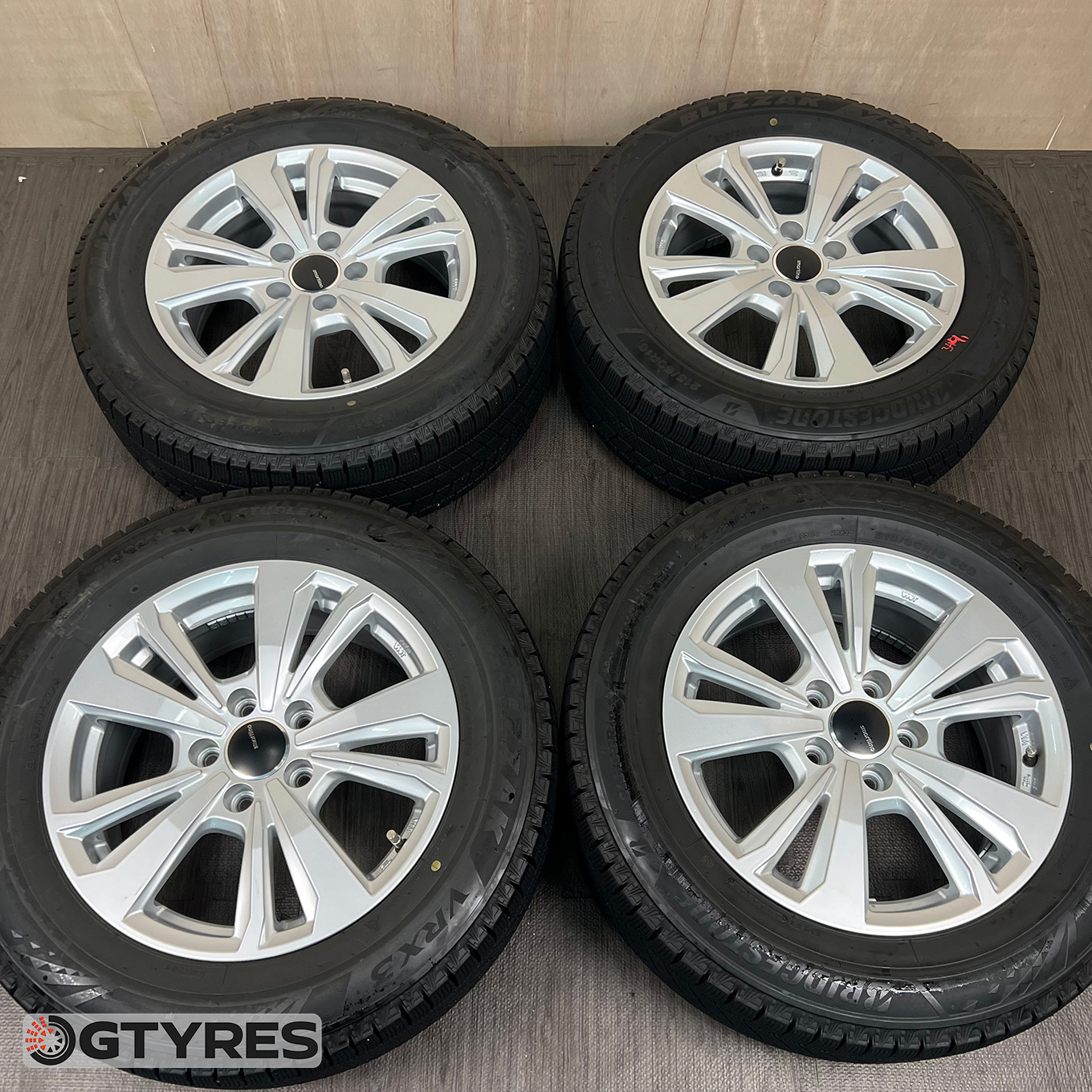 215/60 R16 Bridgestone BLIZZAK VRX3 — 42 500 ¥/комплект